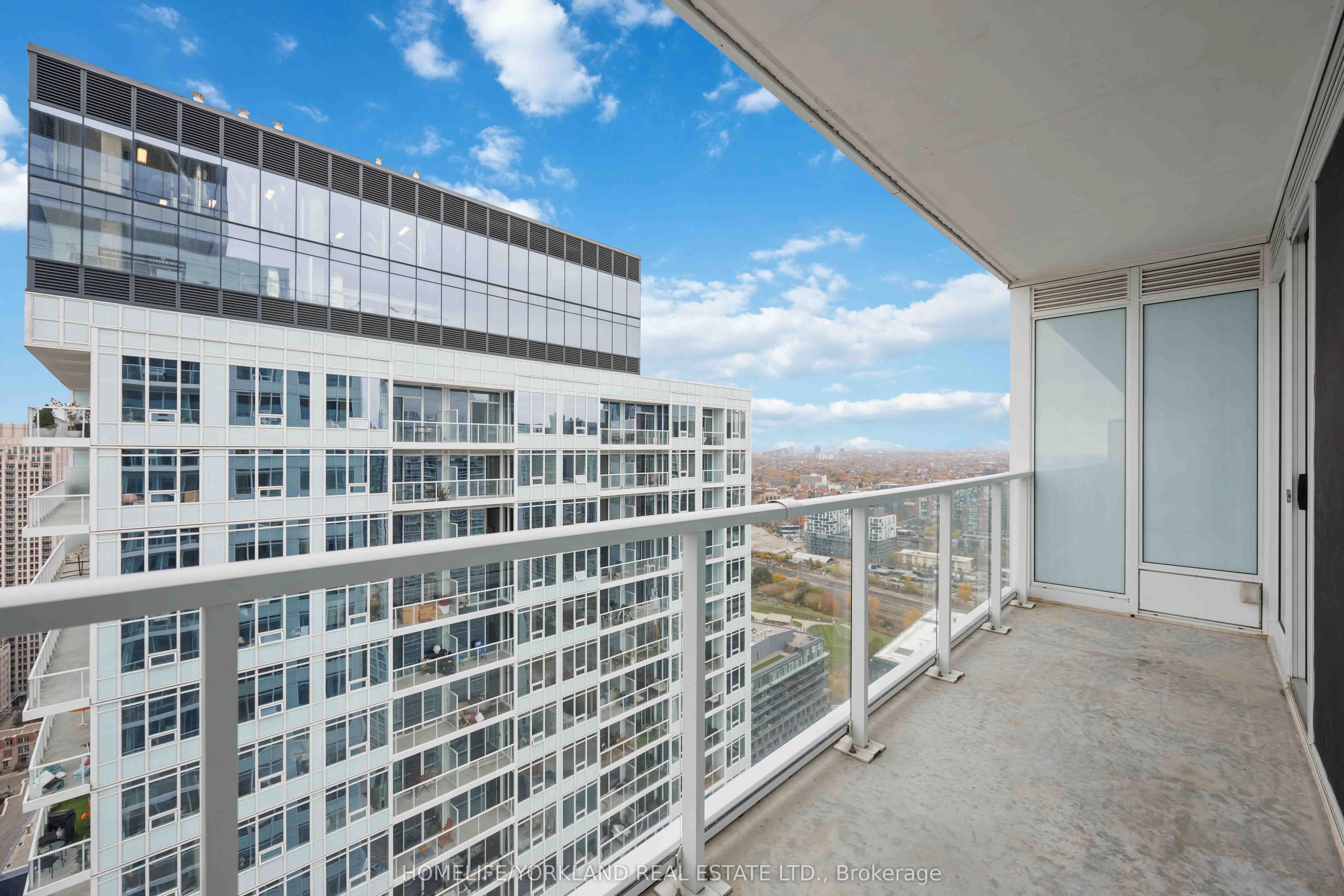17 Bathurst Street, #4205
