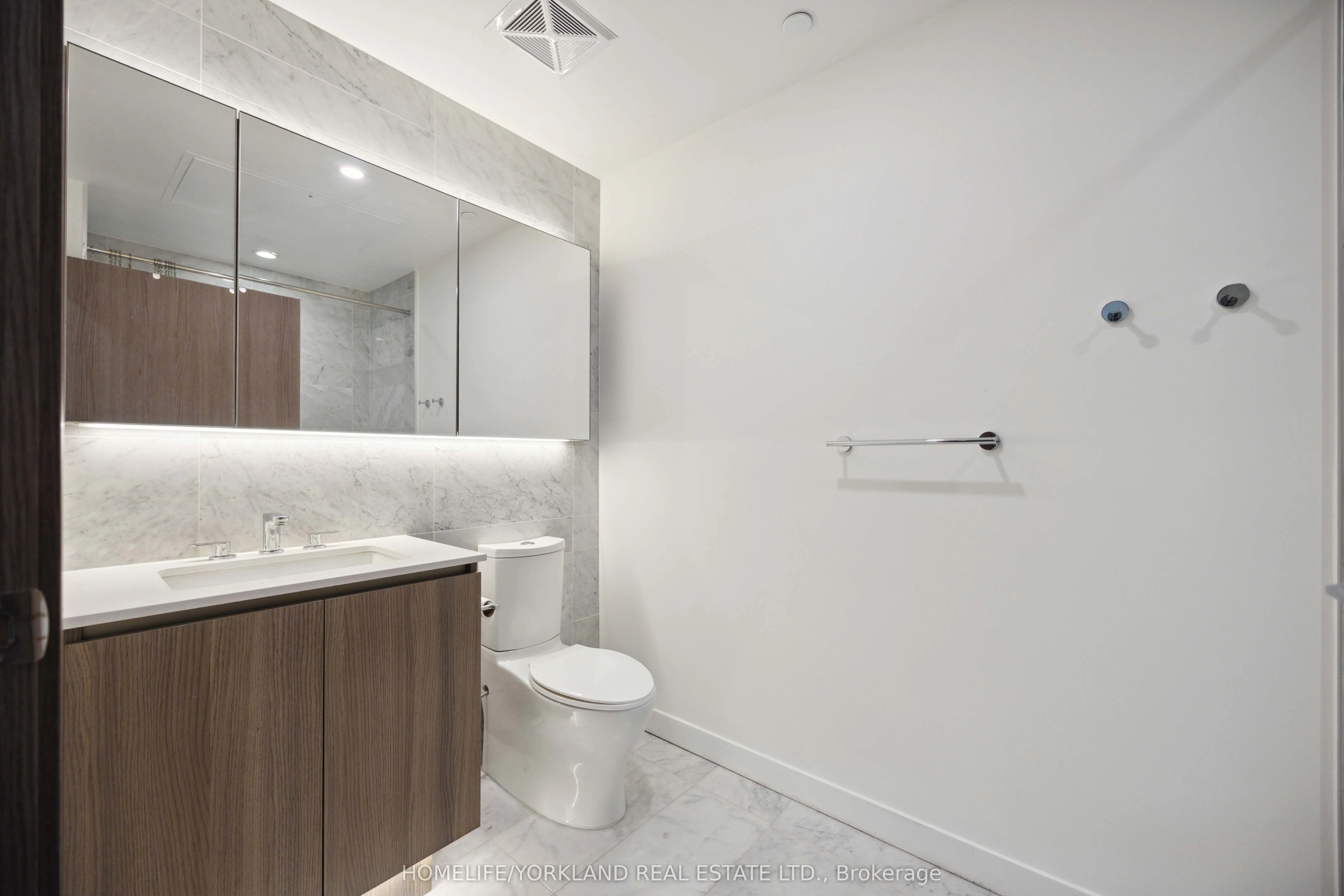 17 Bathurst Street, #4205