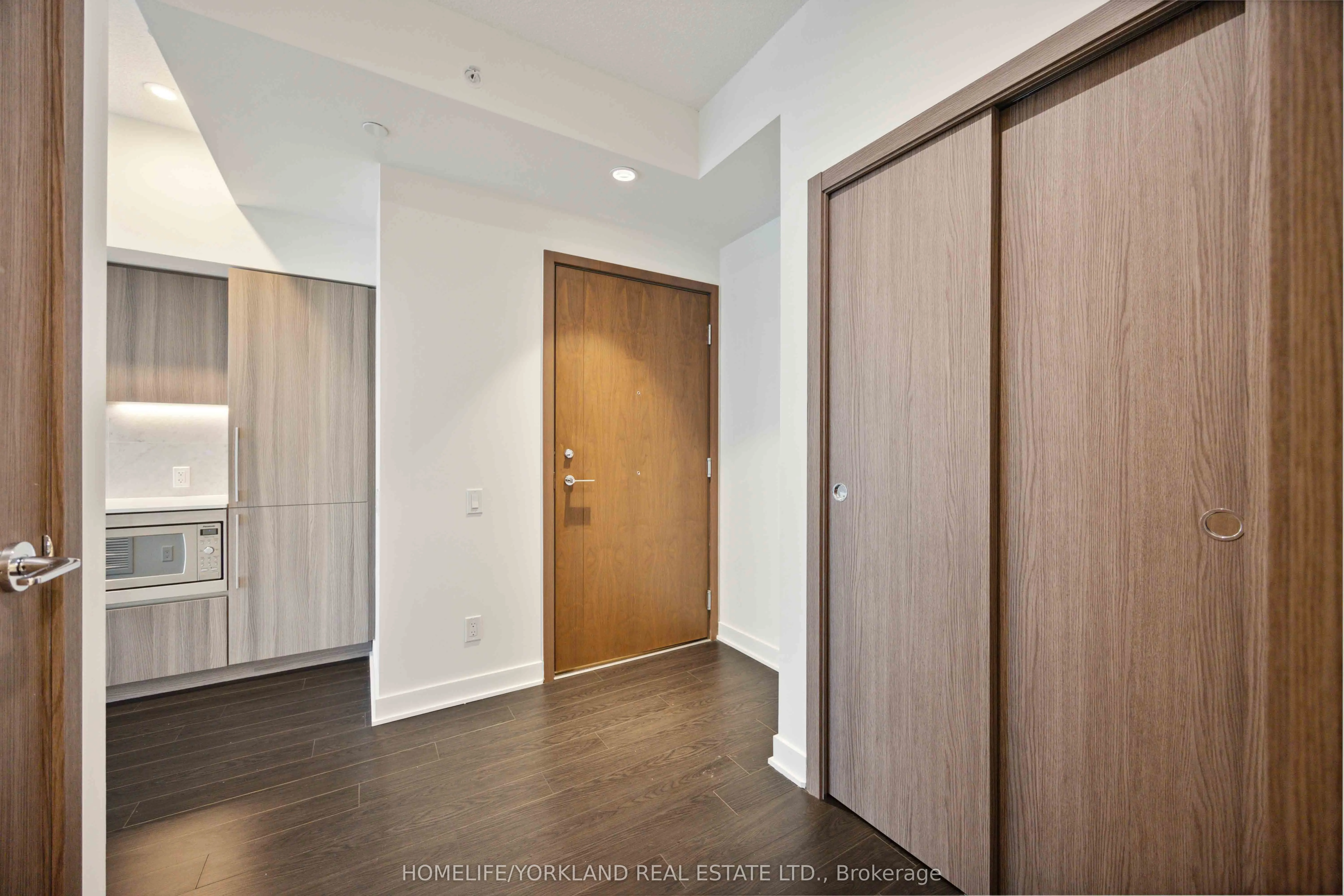 17 Bathurst Street, #4205
