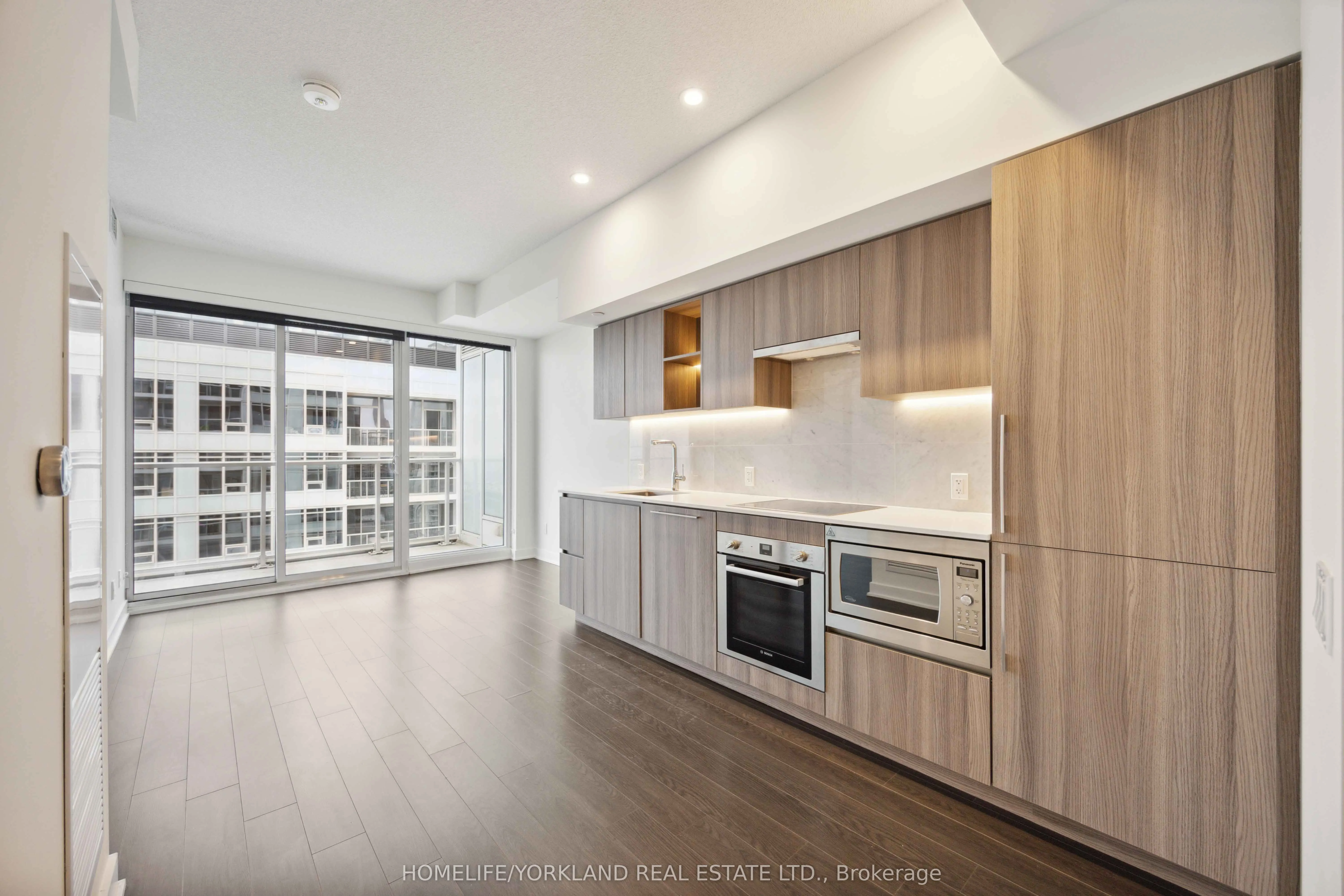 17 Bathurst Street, #4205