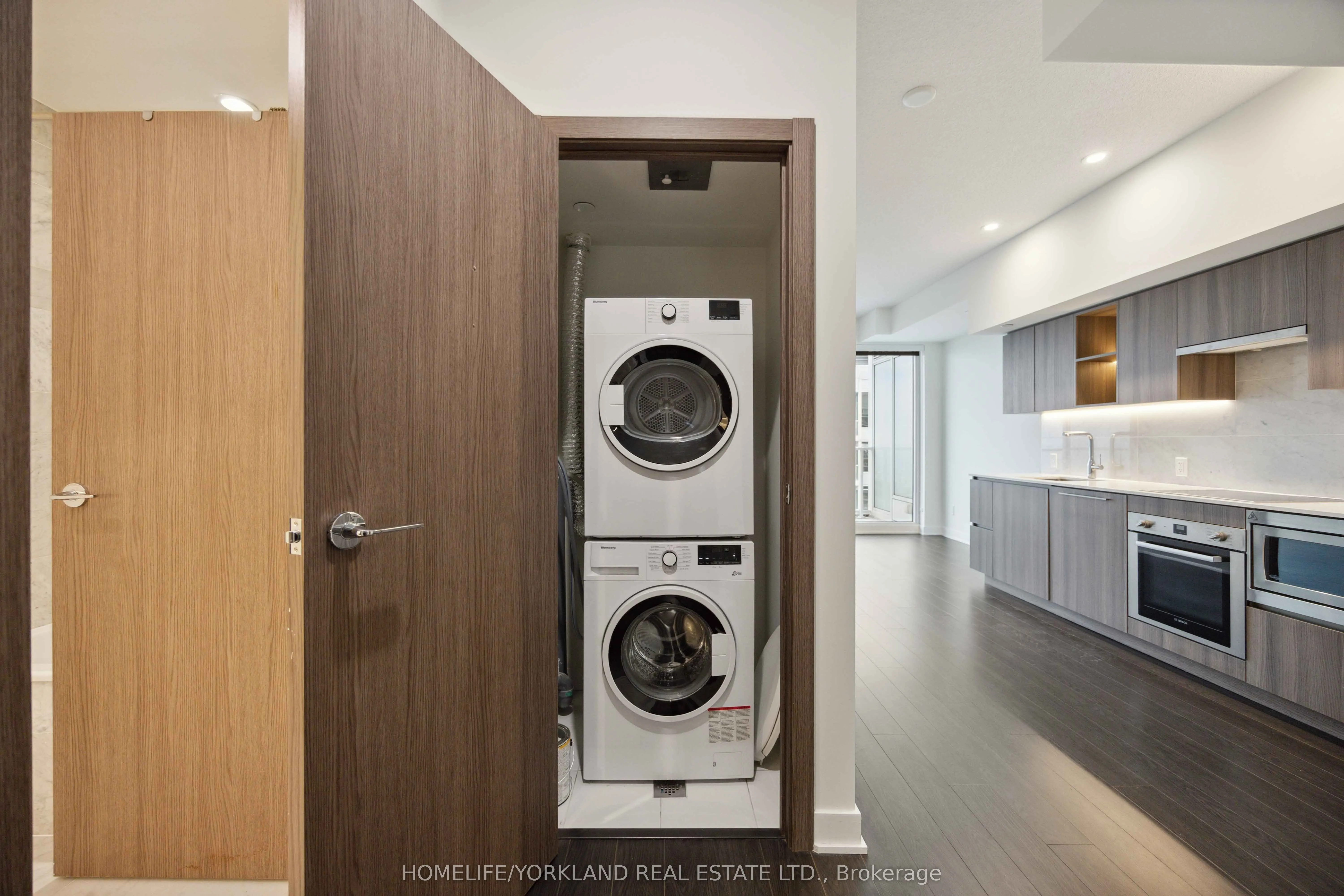 17 Bathurst Street, #4205