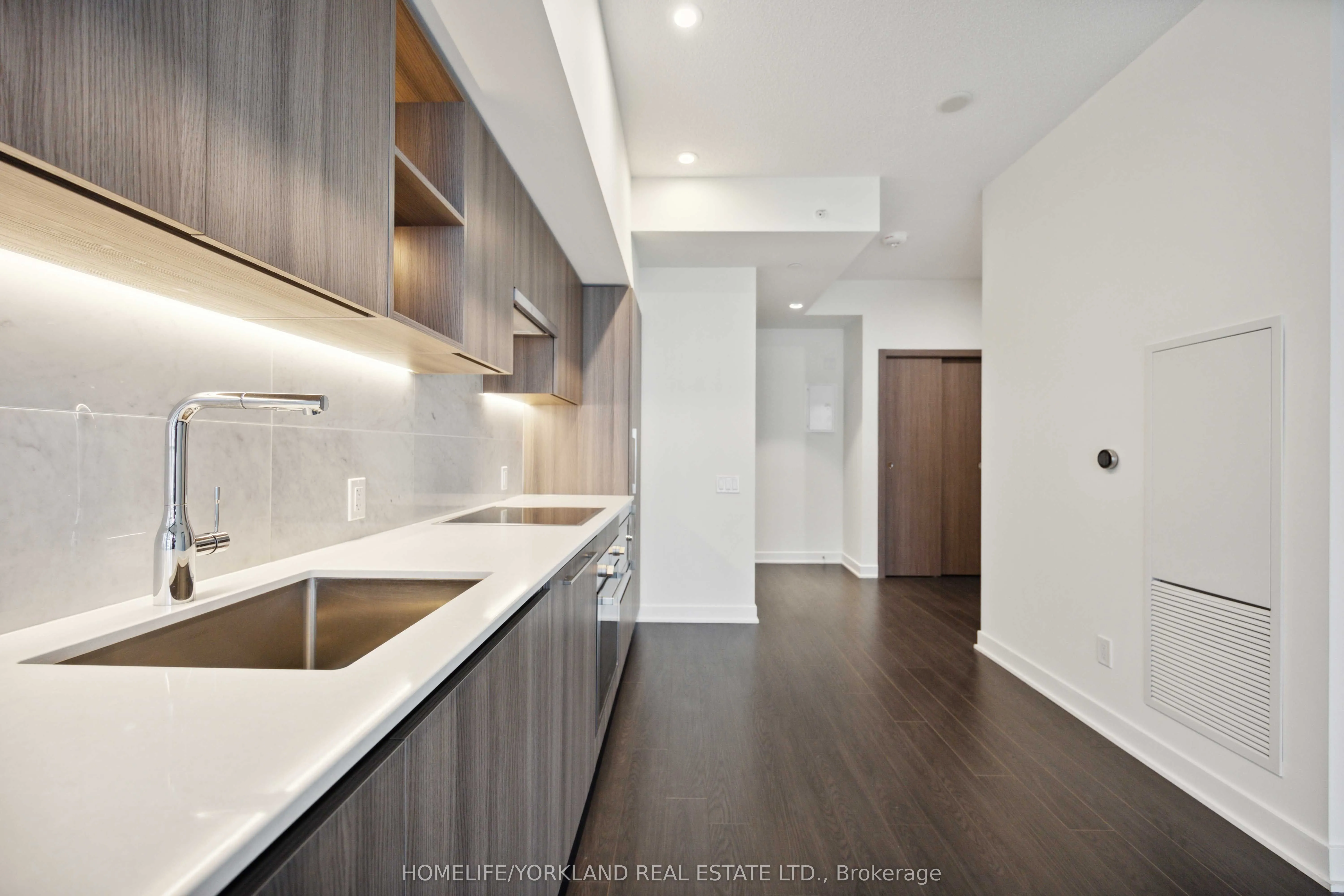 17 Bathurst Street, #4205