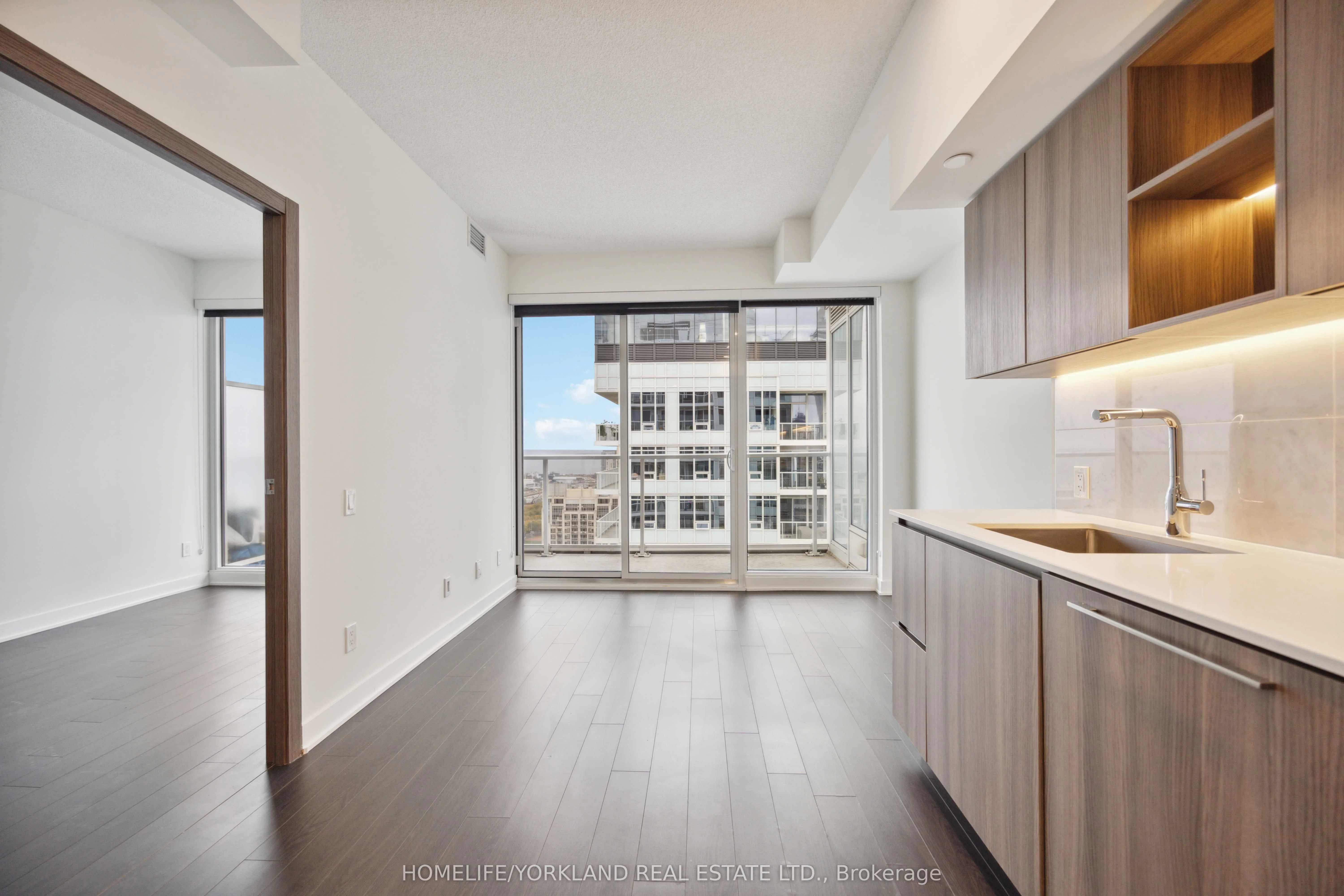 17 Bathurst Street, #4205