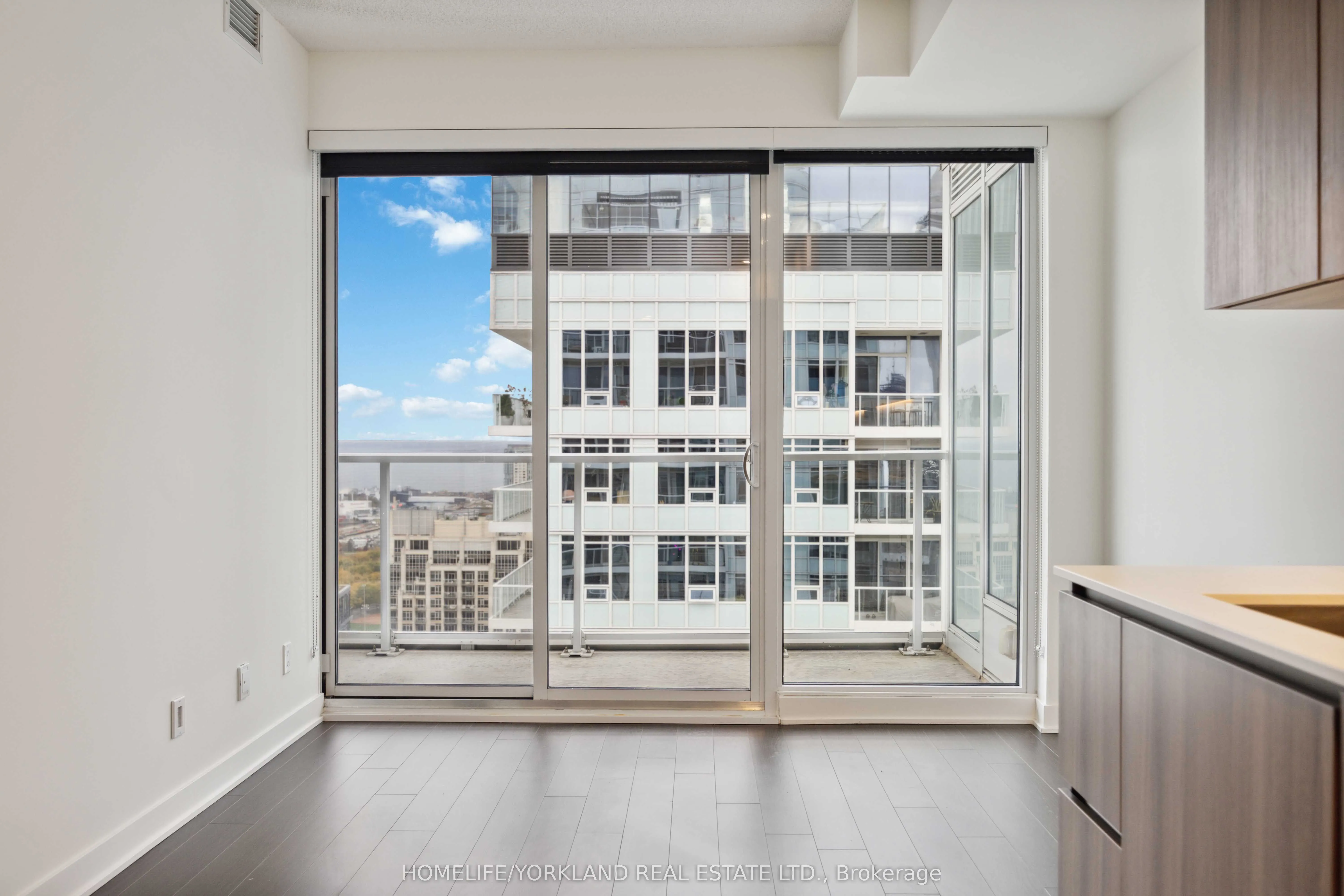 17 Bathurst Street, #4205
