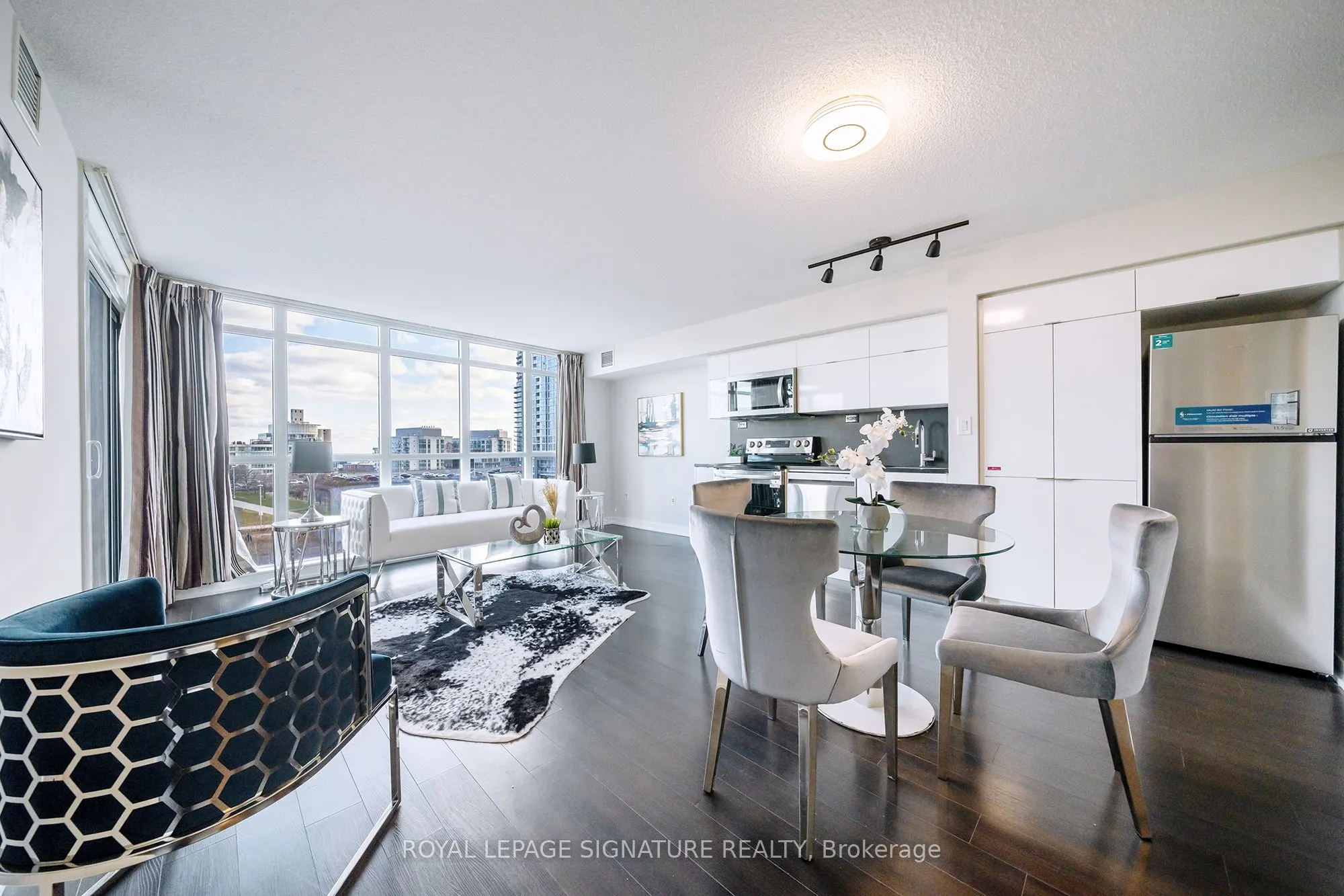 151 Dan Leckie Way, #655