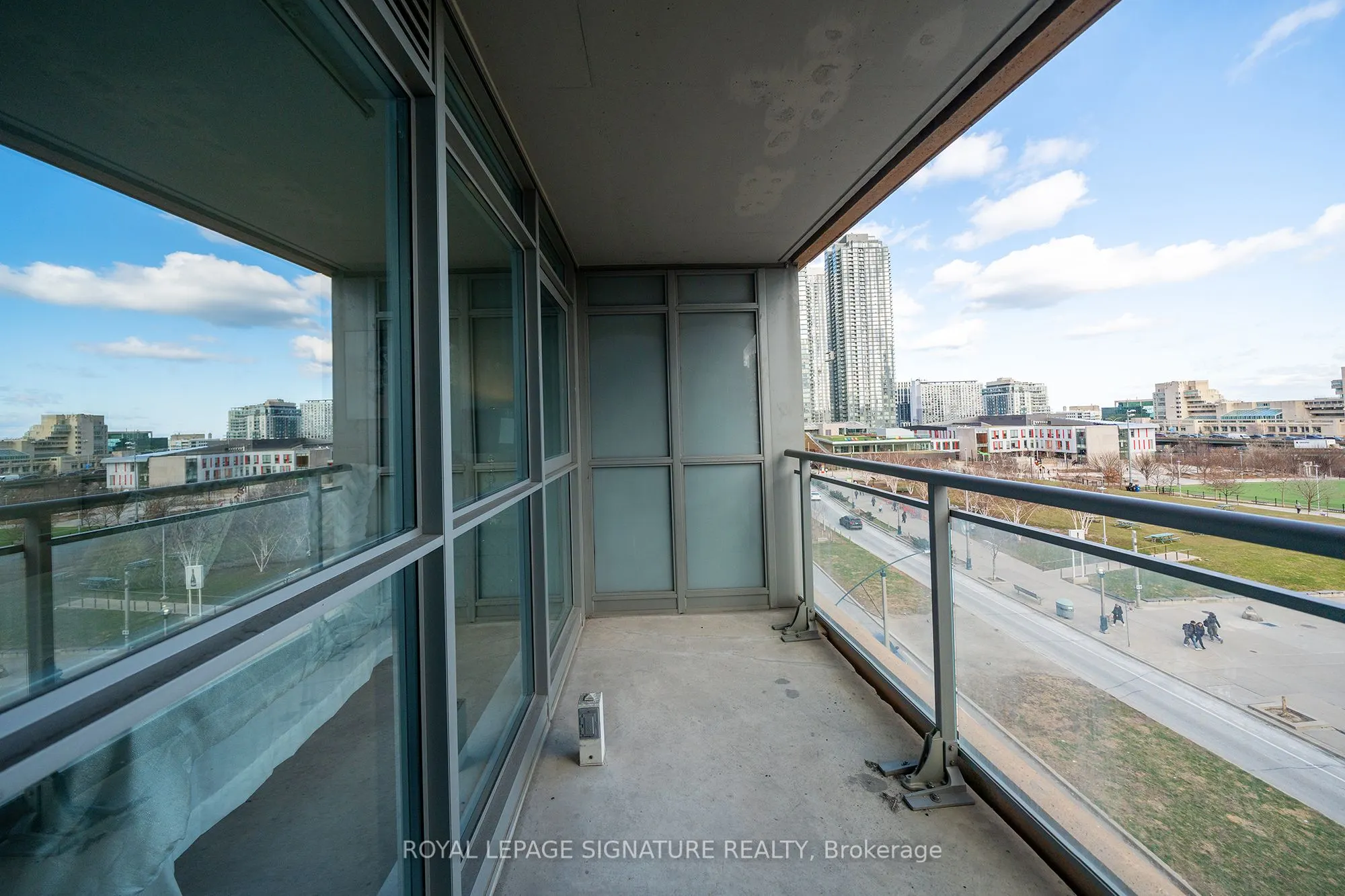 151 Dan Leckie Way, #655