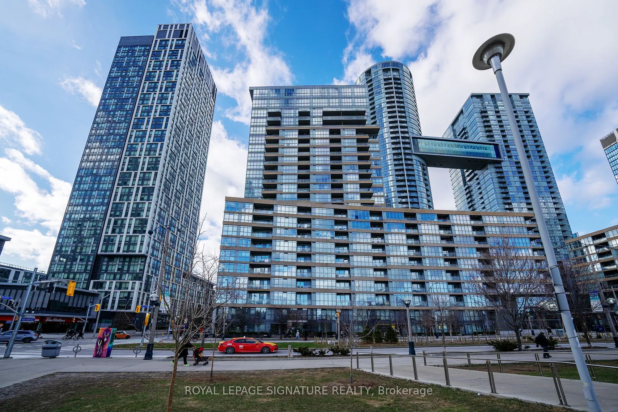 151 Dan Leckie Way, #655