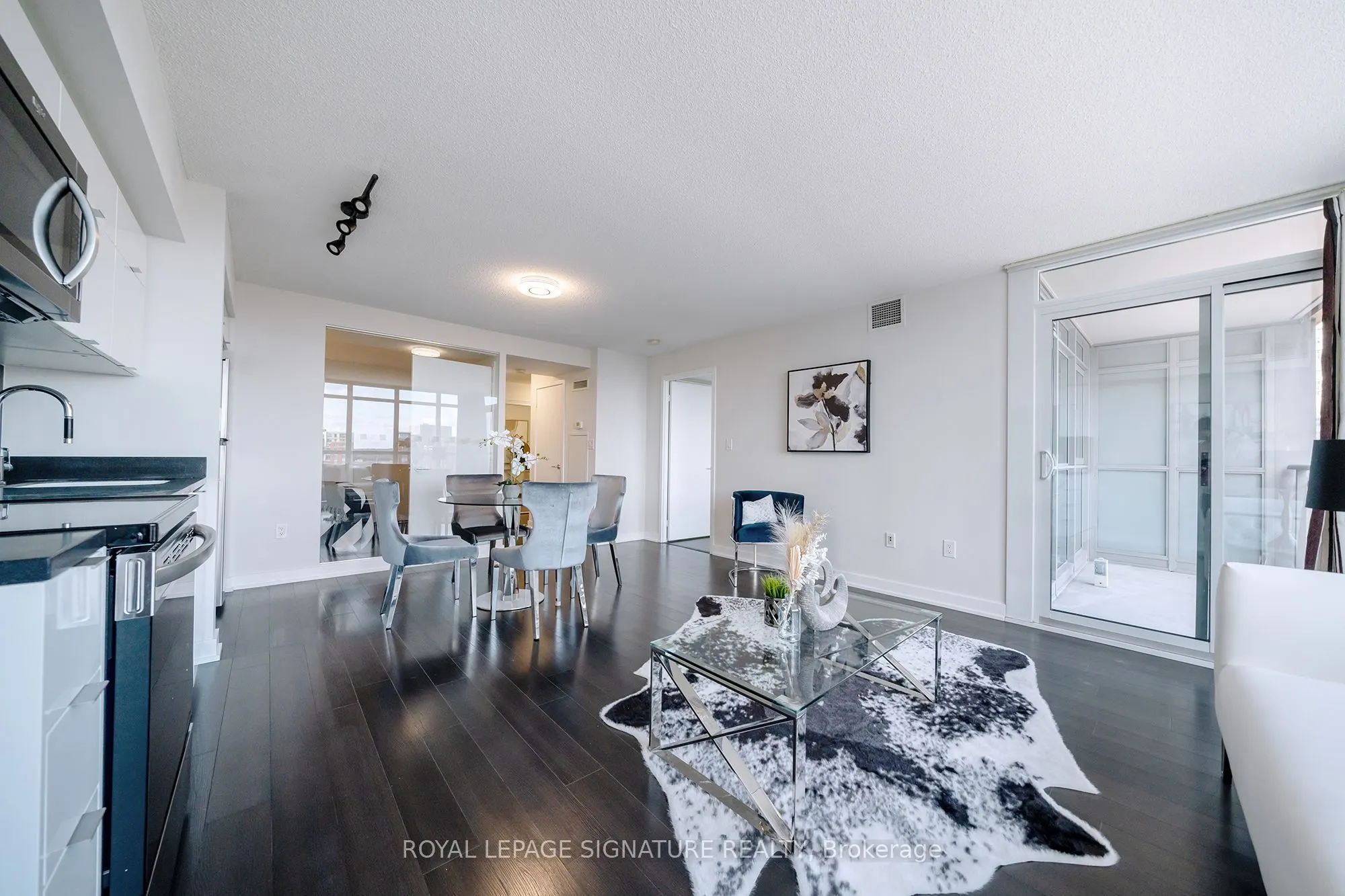 151 Dan Leckie Way, #655