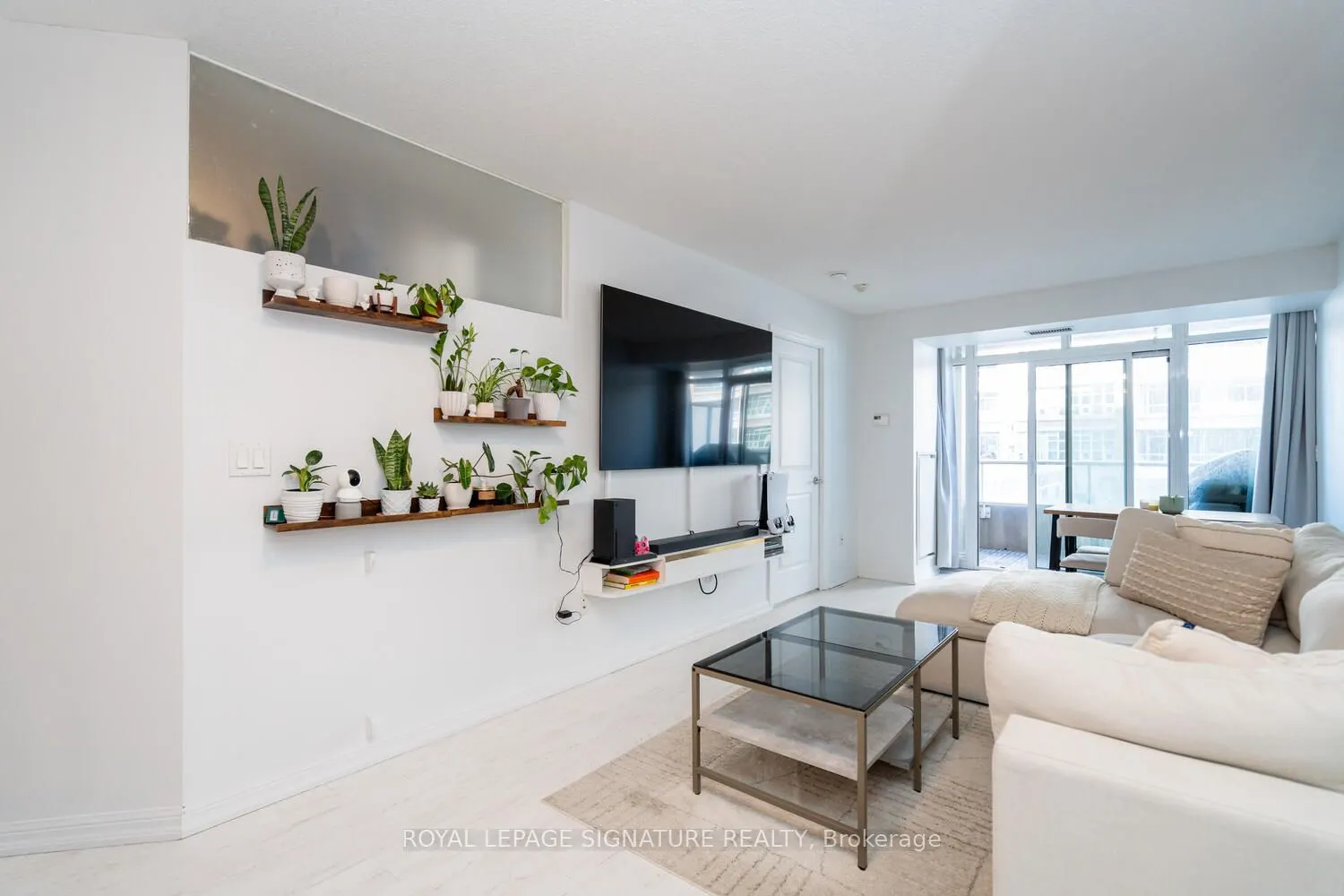 75 East Liberty Street, #819