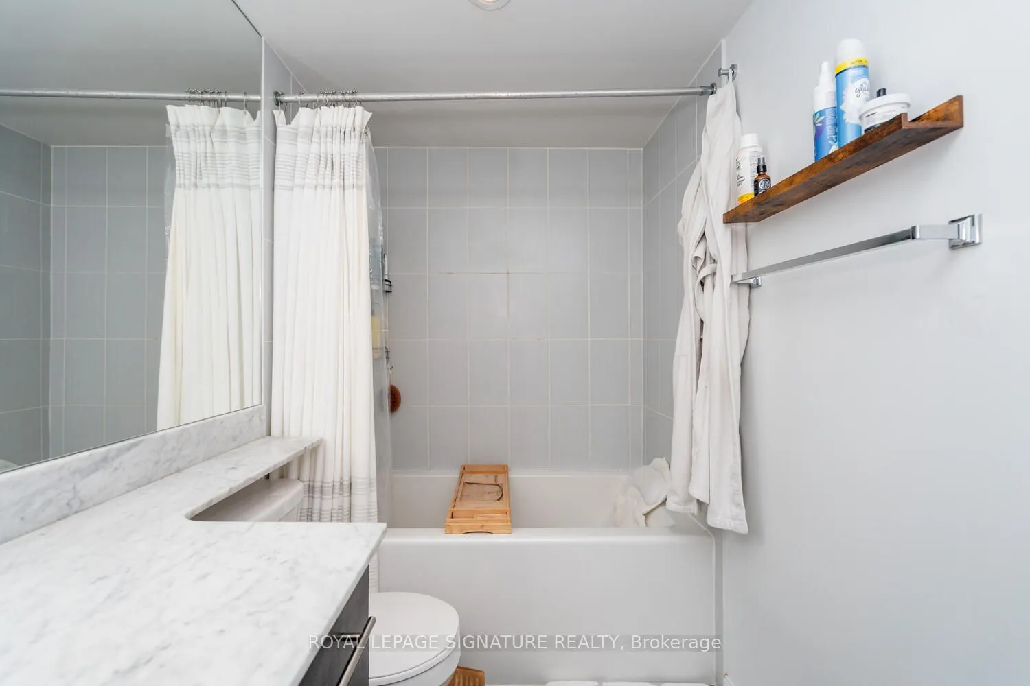 75 East Liberty Street, #819