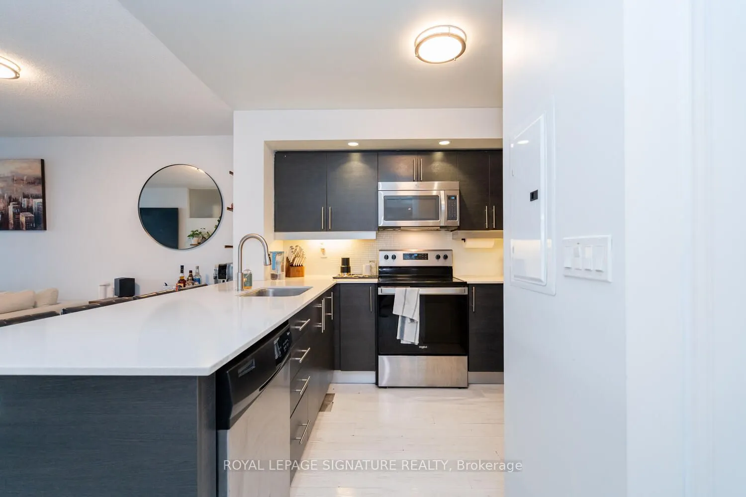 75 East Liberty Street, #819
