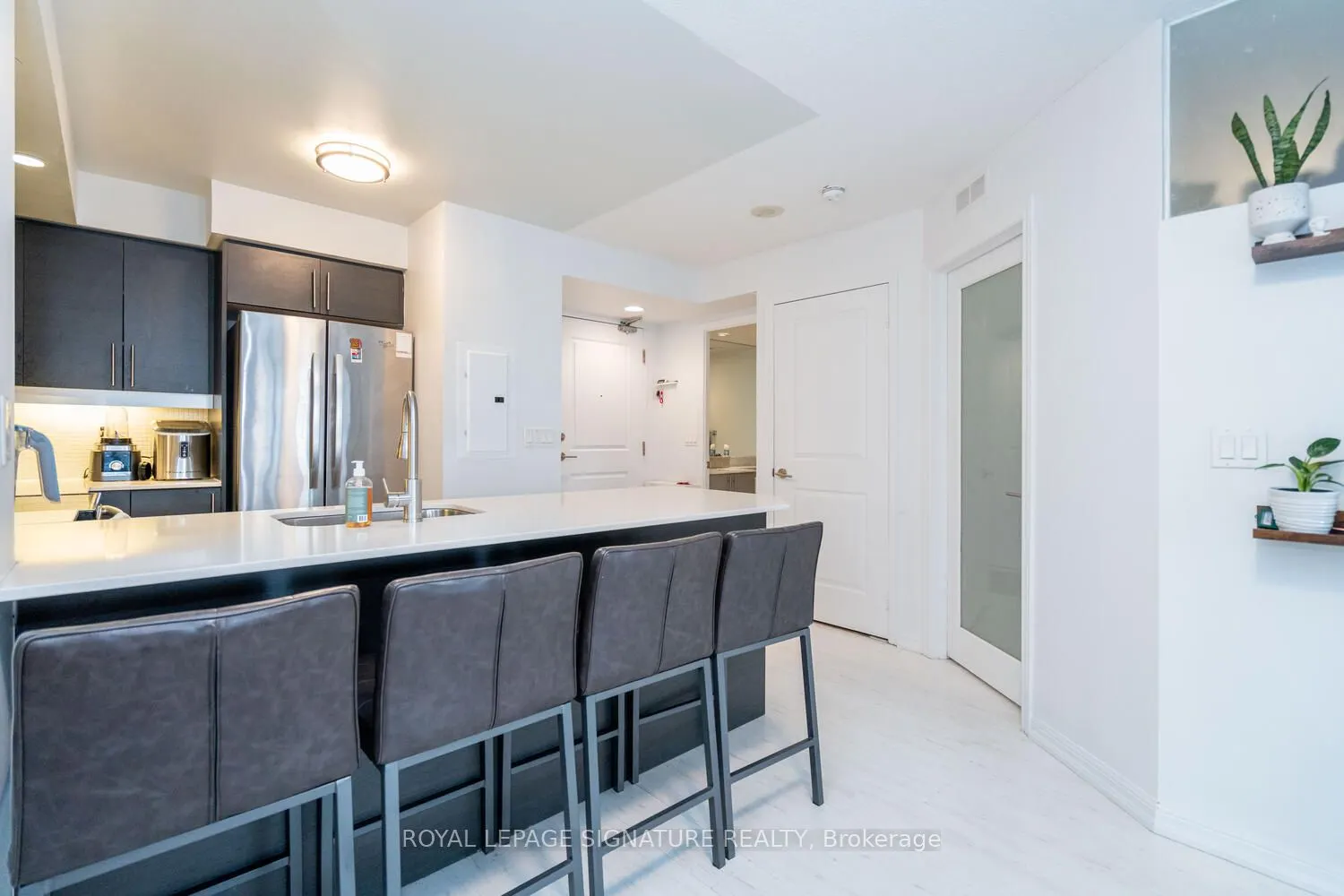 75 East Liberty Street, #819