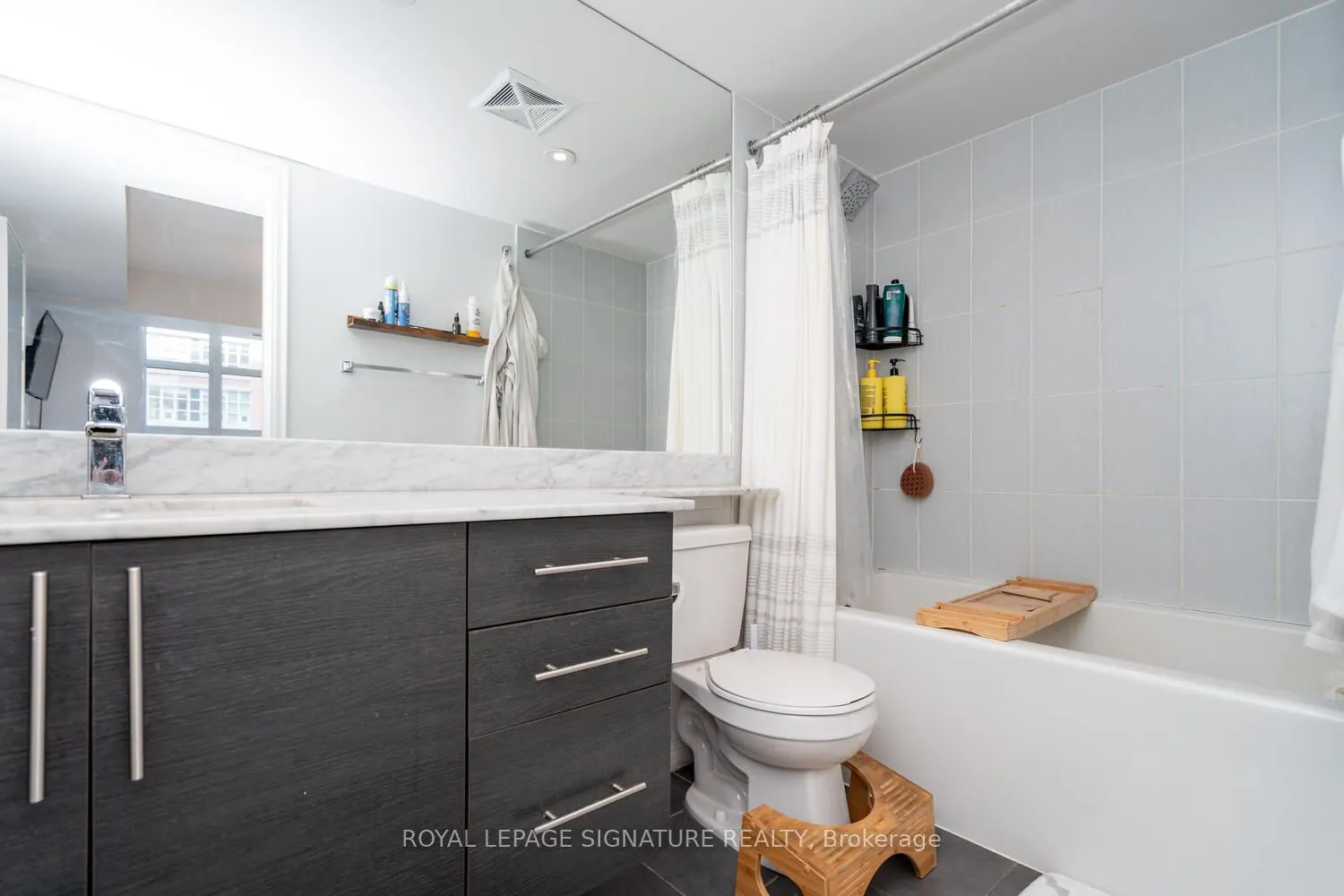 75 East Liberty Street, #819