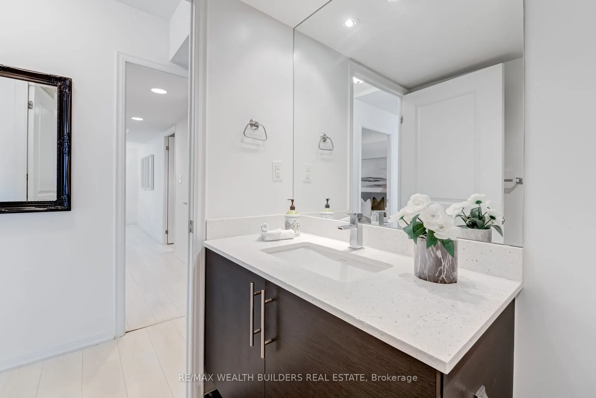 400 Adelaide Street E, #2322