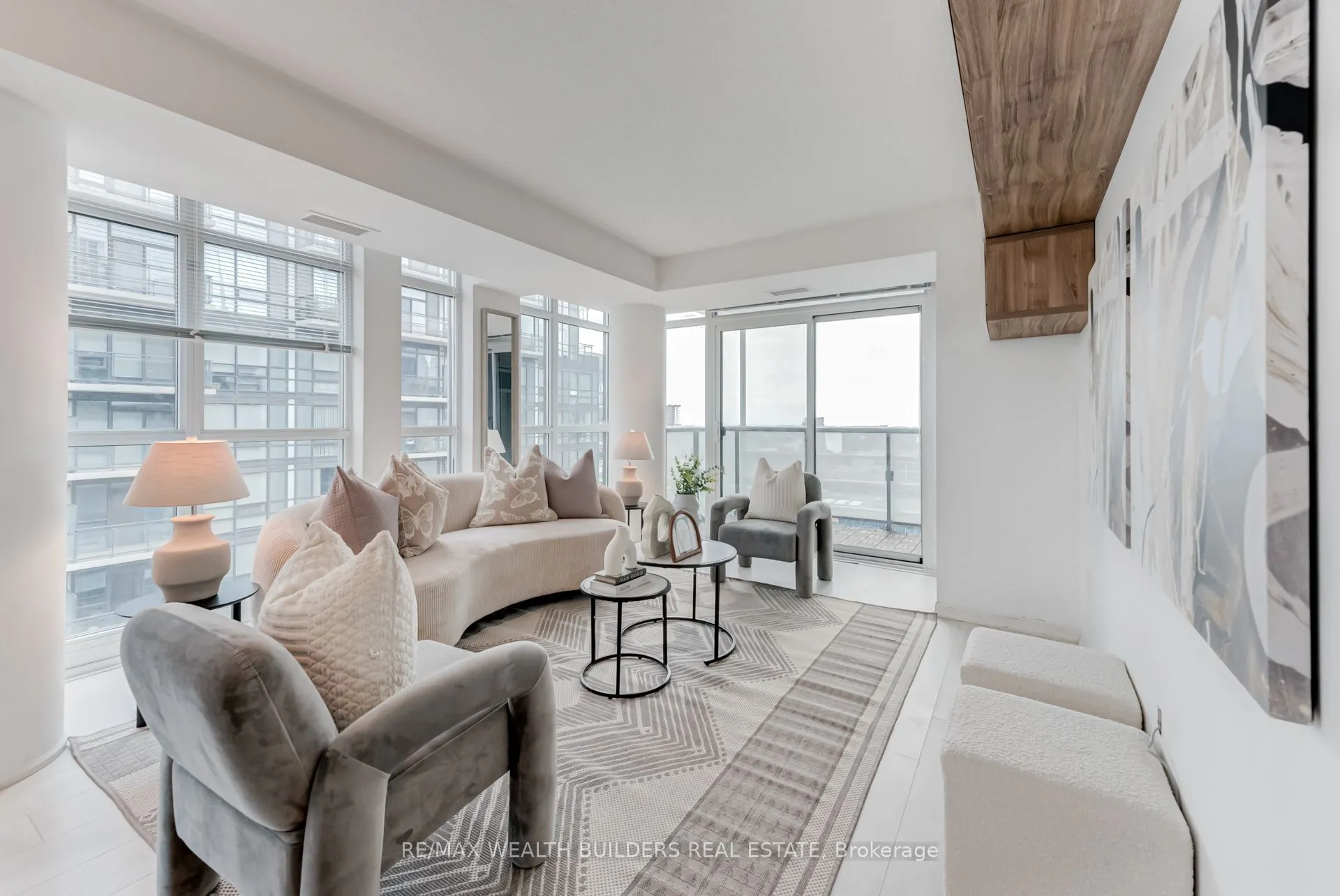 400 Adelaide Street E, #2322