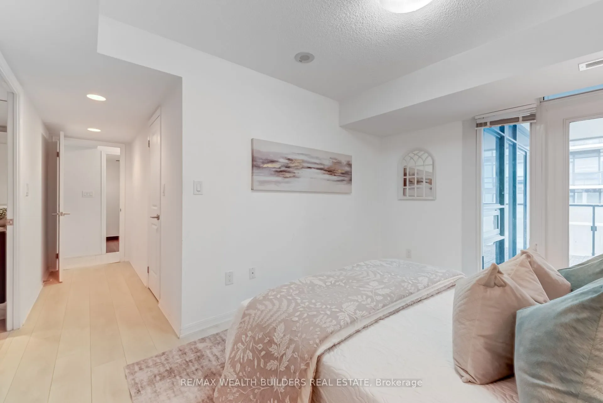 400 Adelaide Street E, #2322