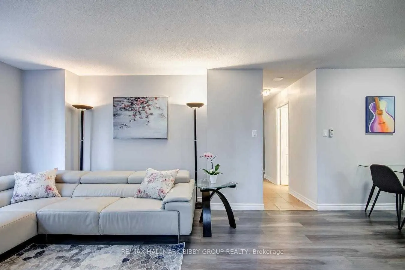 44 Gerrard Street W, #806