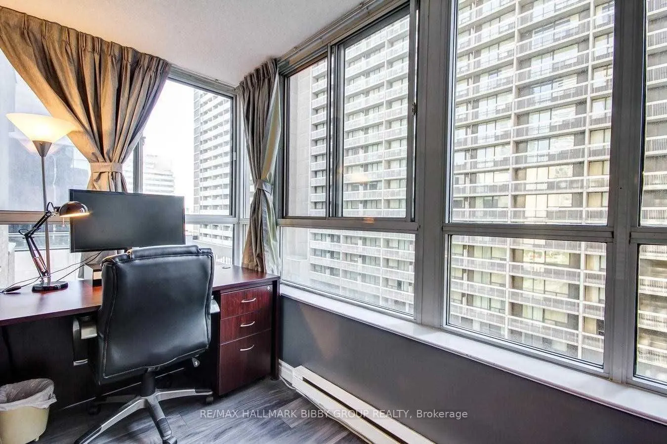 44 Gerrard Street W, #806