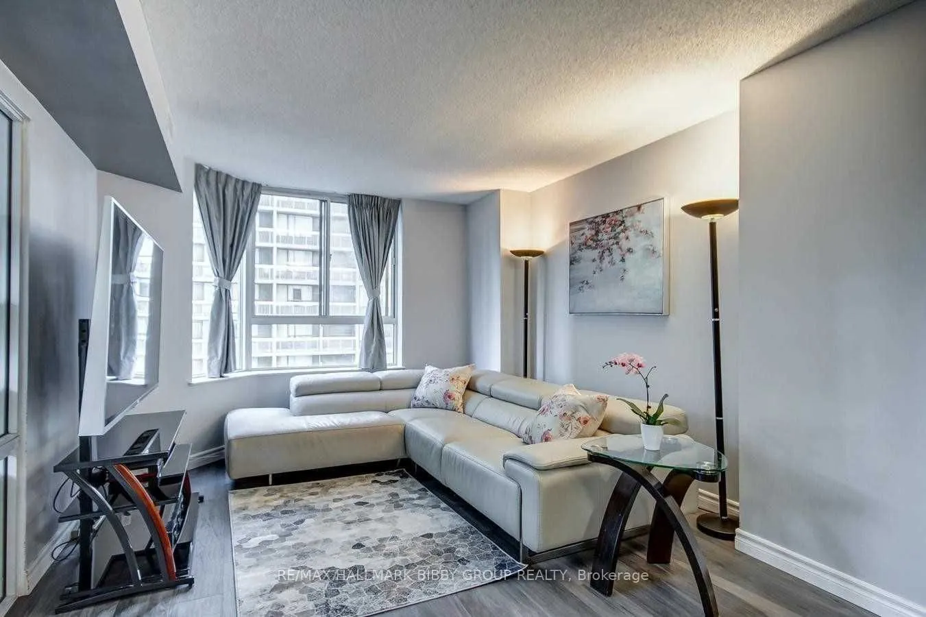 44 Gerrard Street W, #806