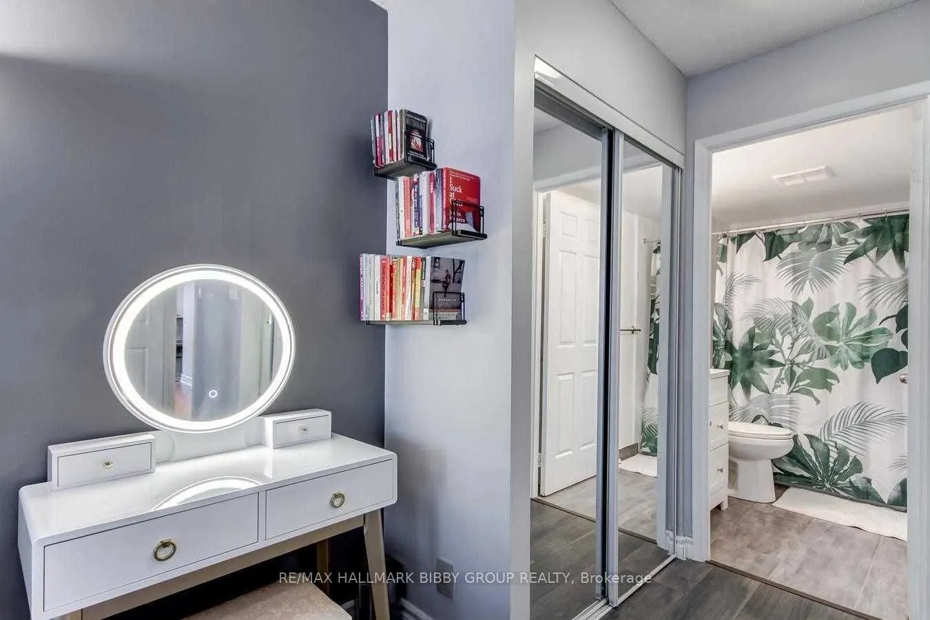 44 Gerrard Street W, #806