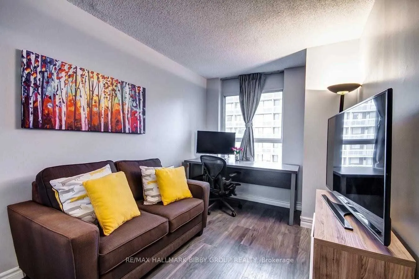 44 Gerrard Street W, #806