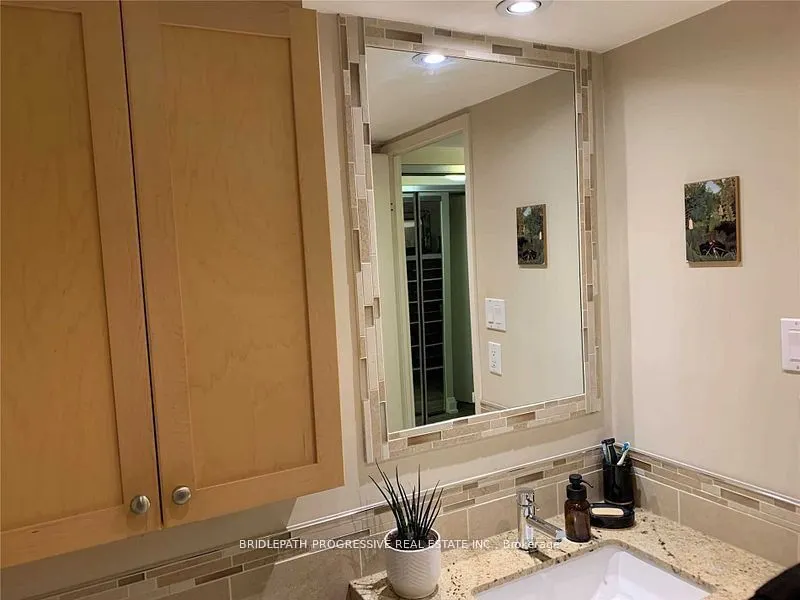 1001 Bay Street, #706