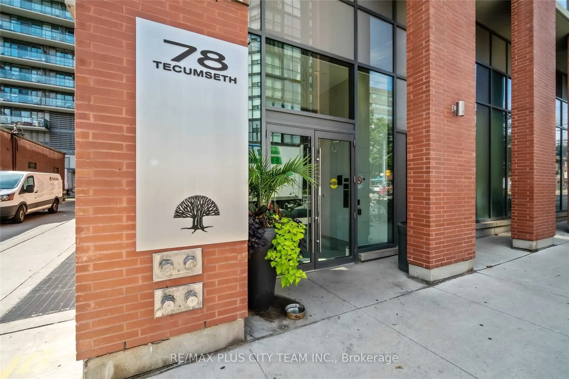 78 Tecumseth Street, #411