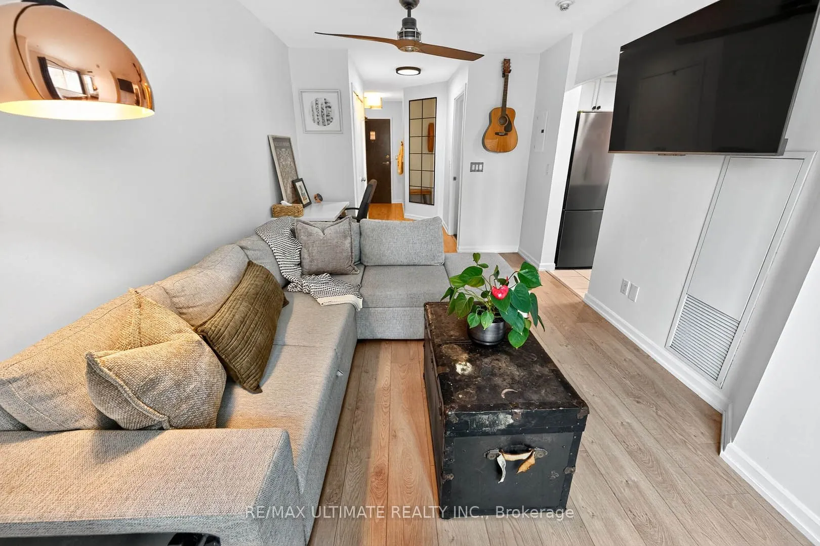 8 Park Road, #2113