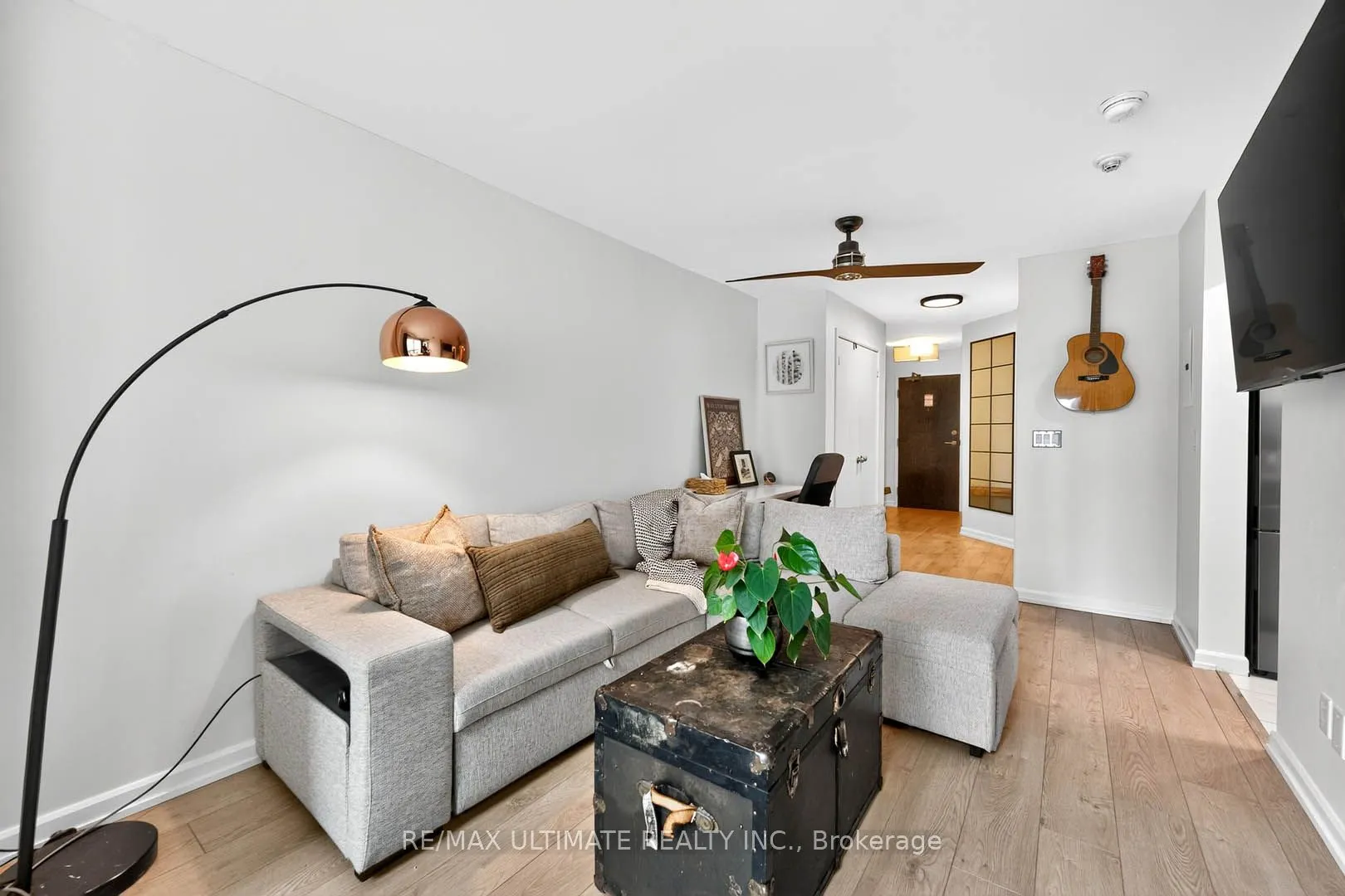 8 Park Road, #2113