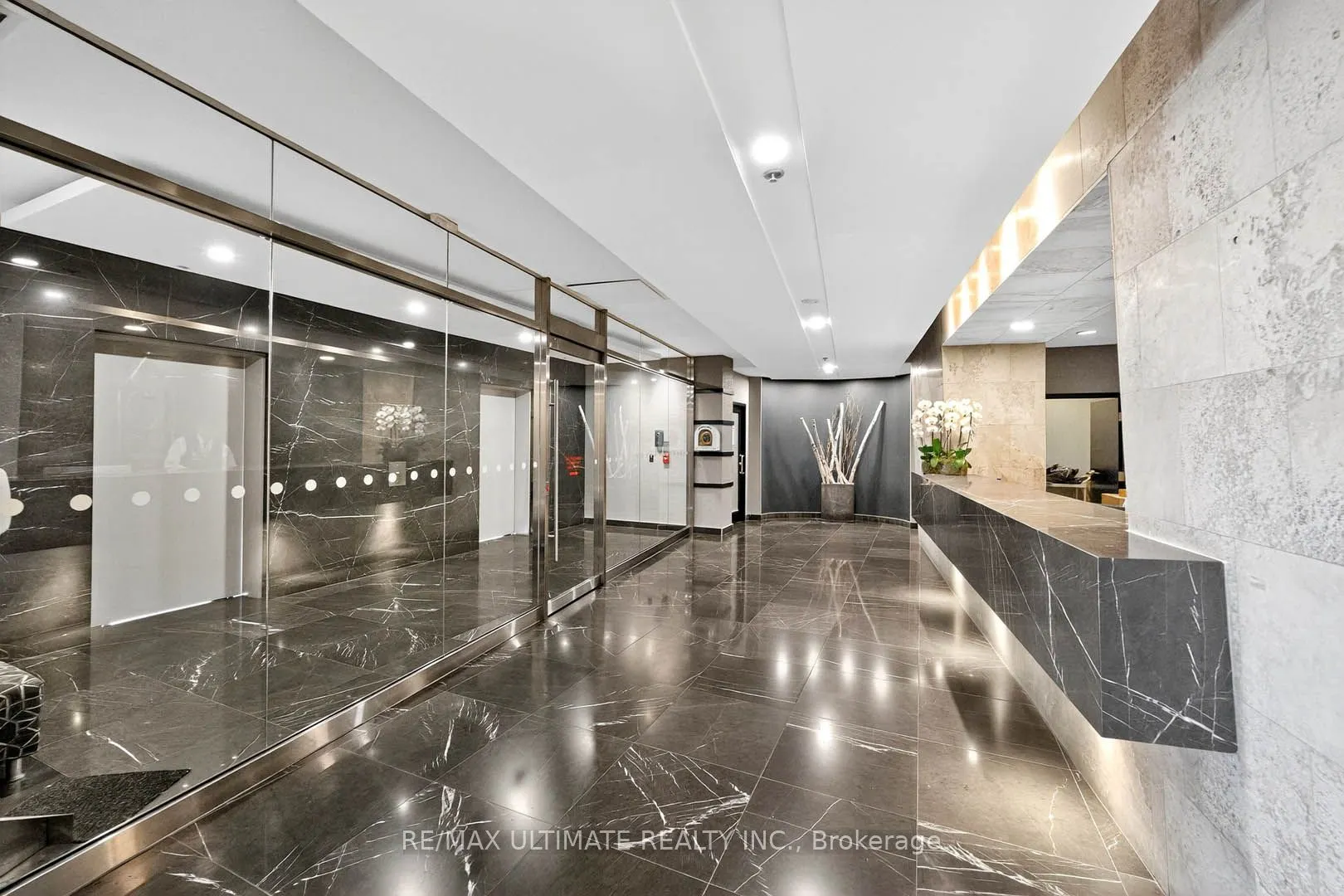 8 Park Road, #2113