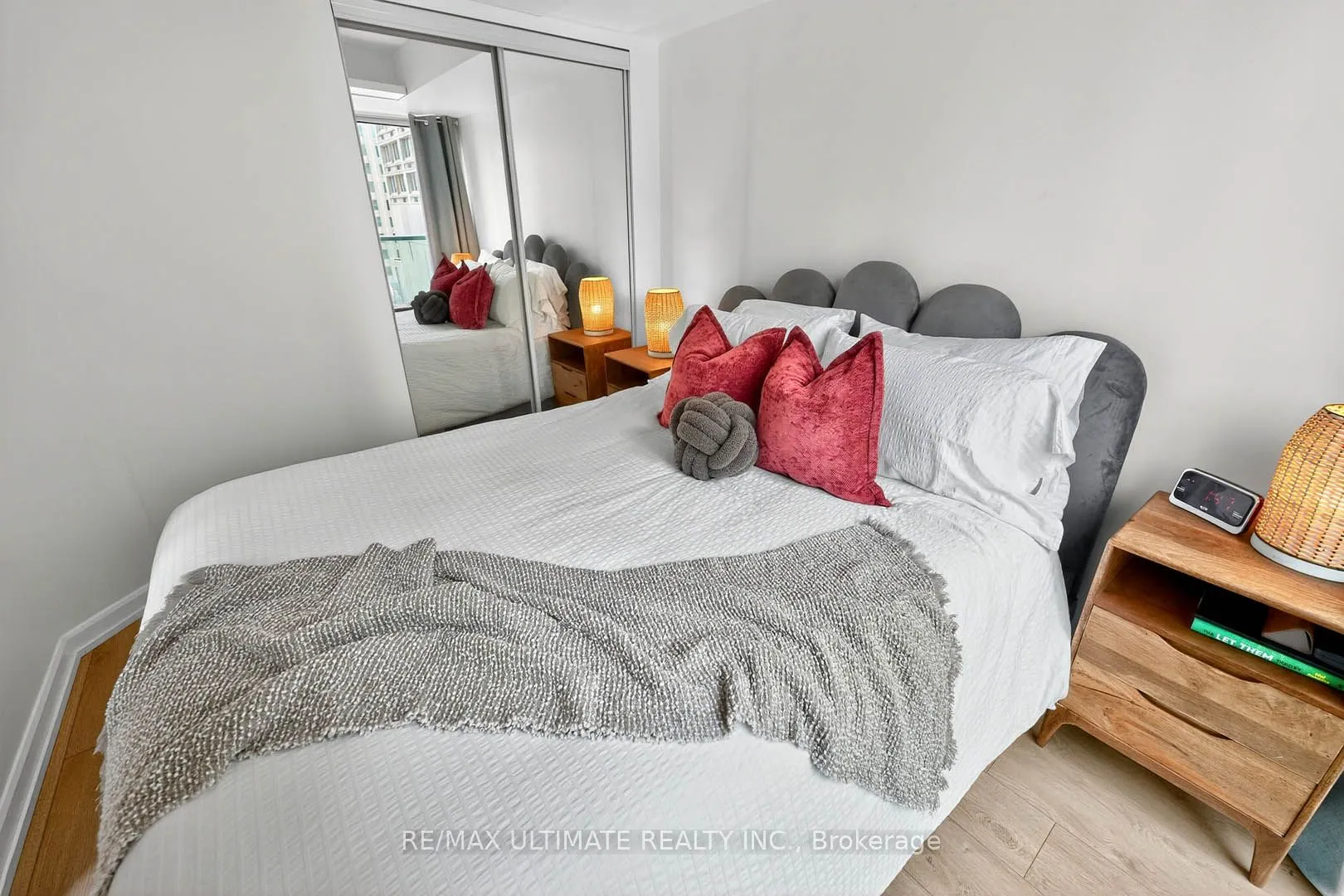 8 Park Road, #2113
