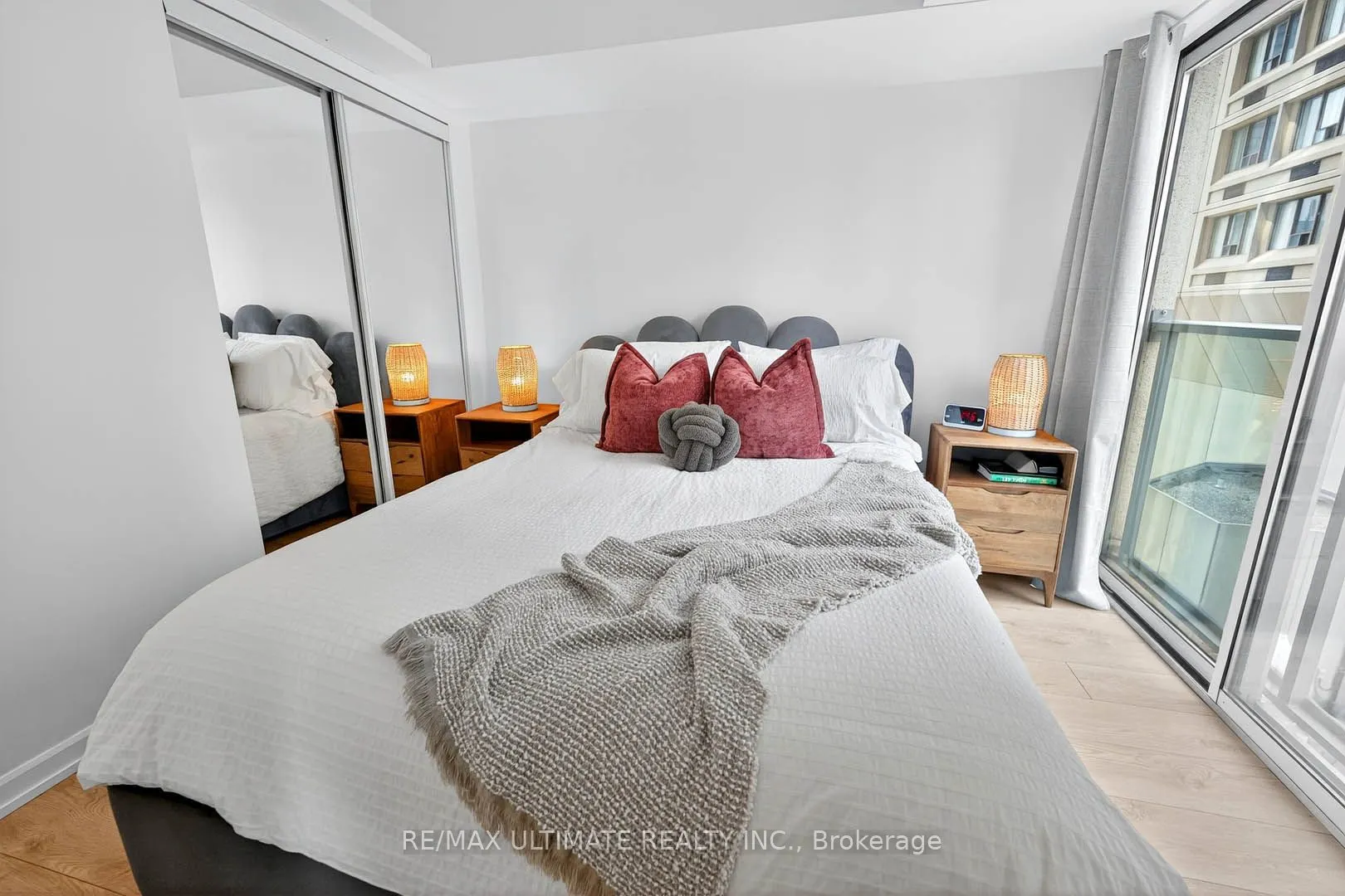 8 Park Road, #2113