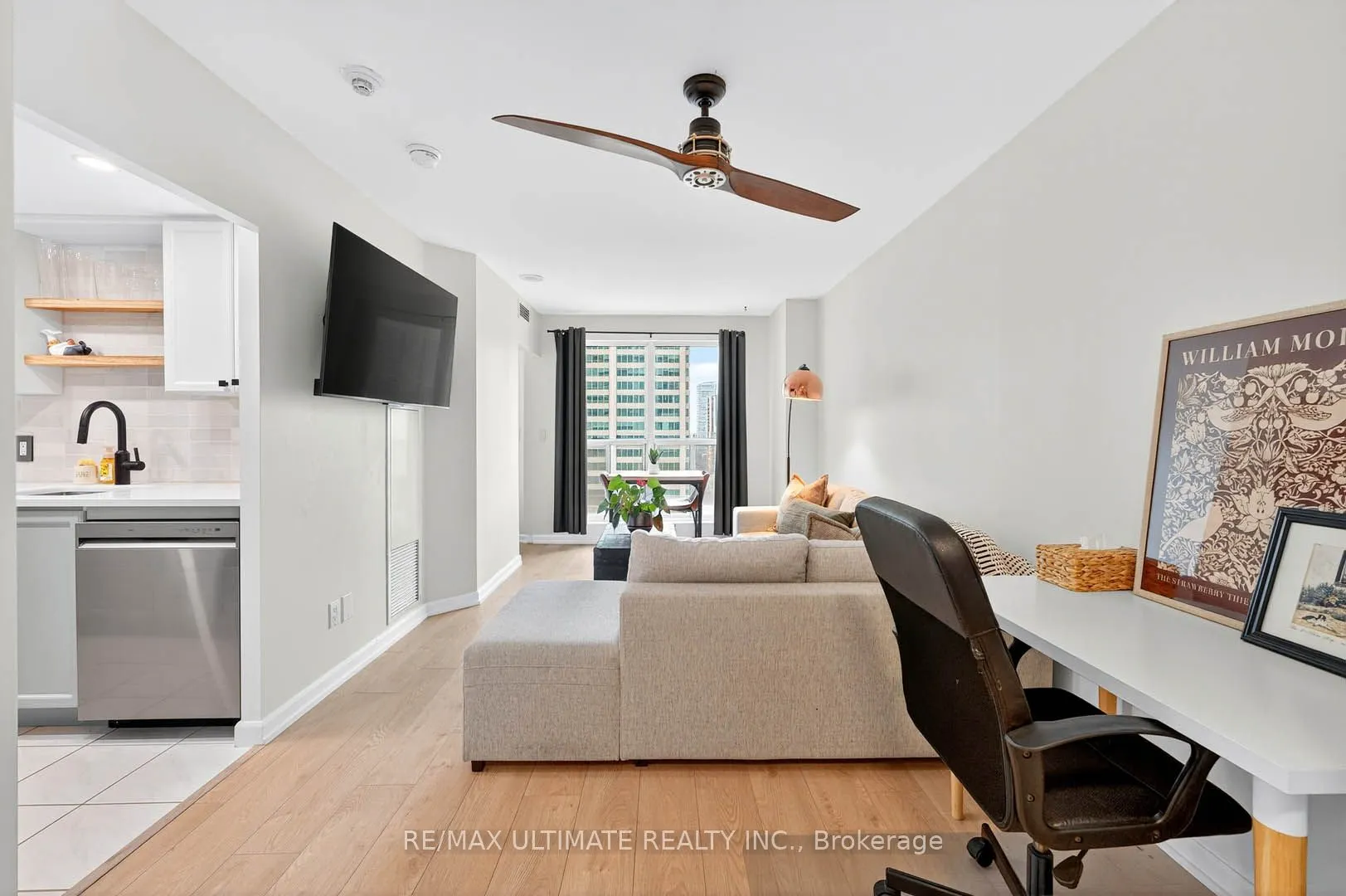 8 Park Road, #2113