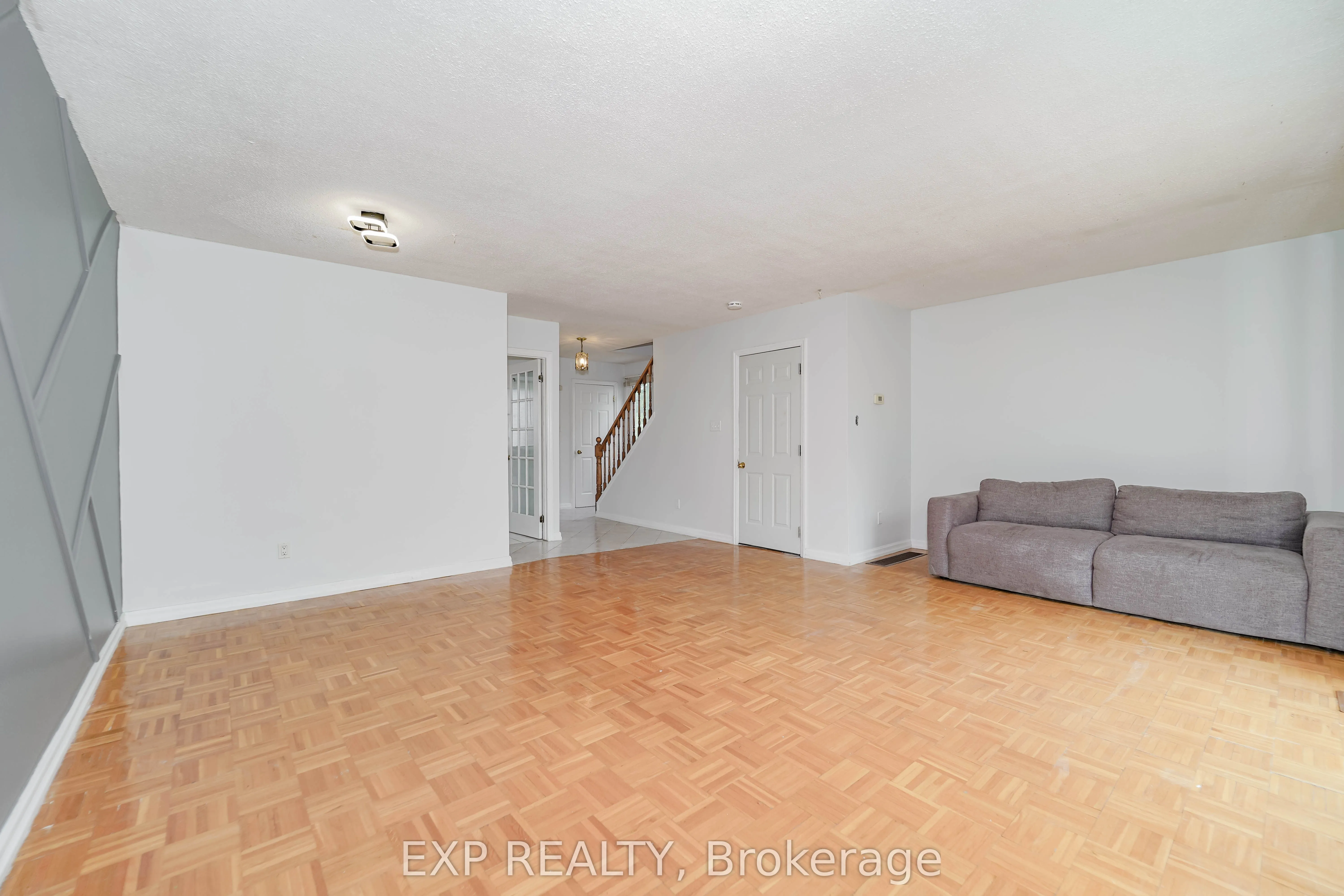 55 Hollyberry Trail