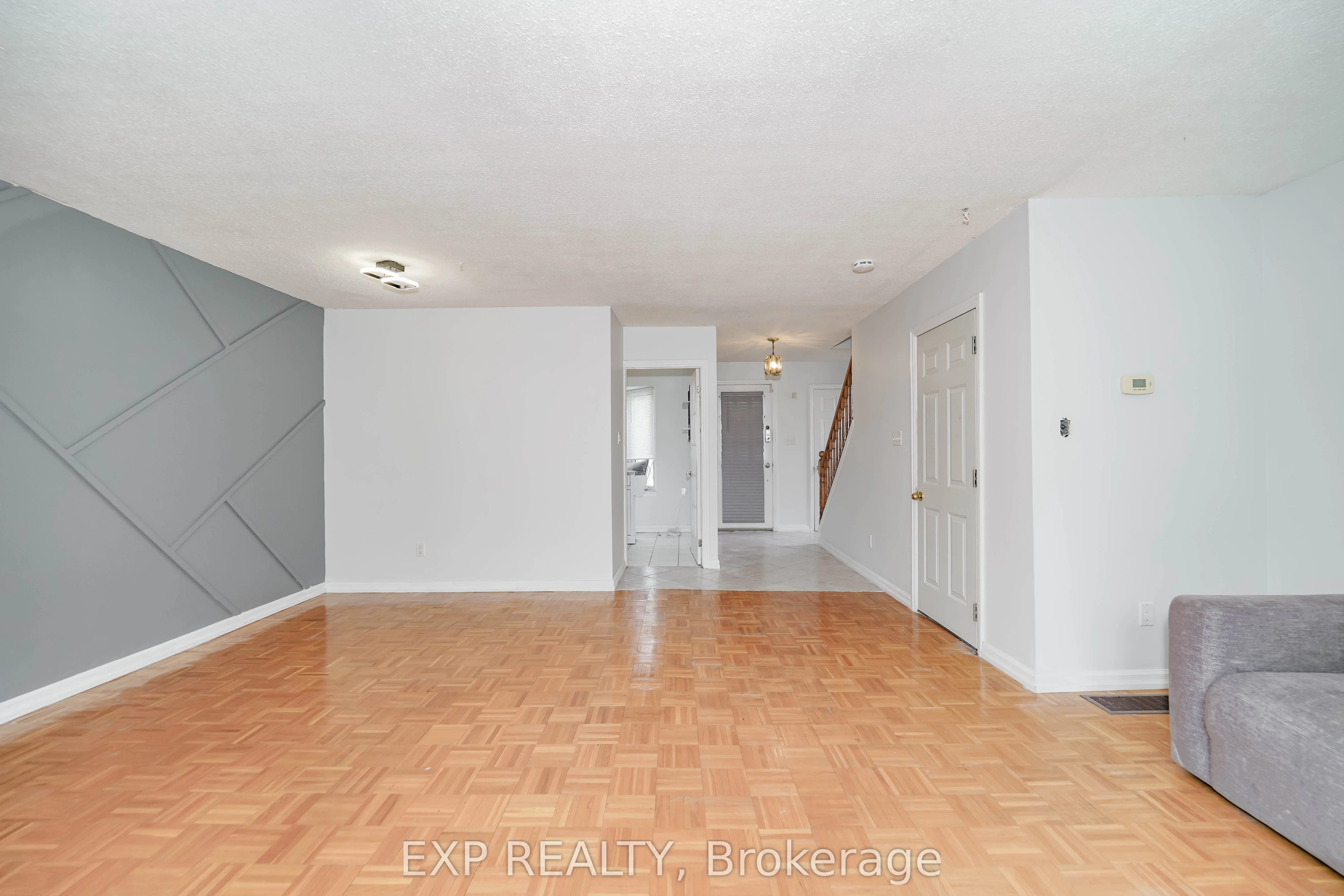 55 Hollyberry Trail