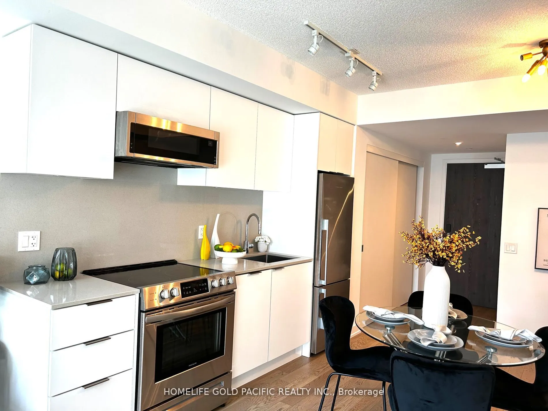 25 Richmond Street E, #1009