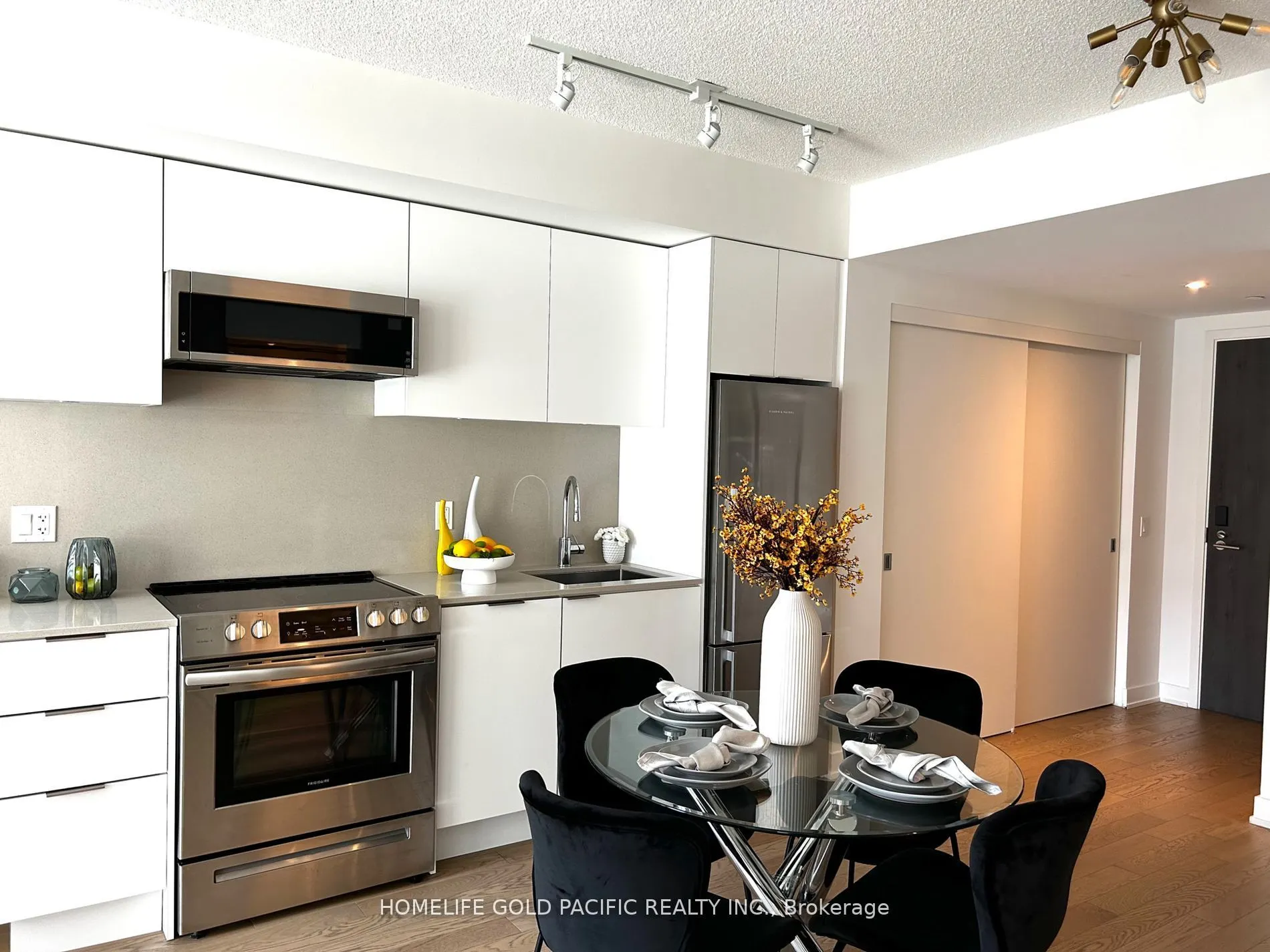 25 Richmond Street E, #1009