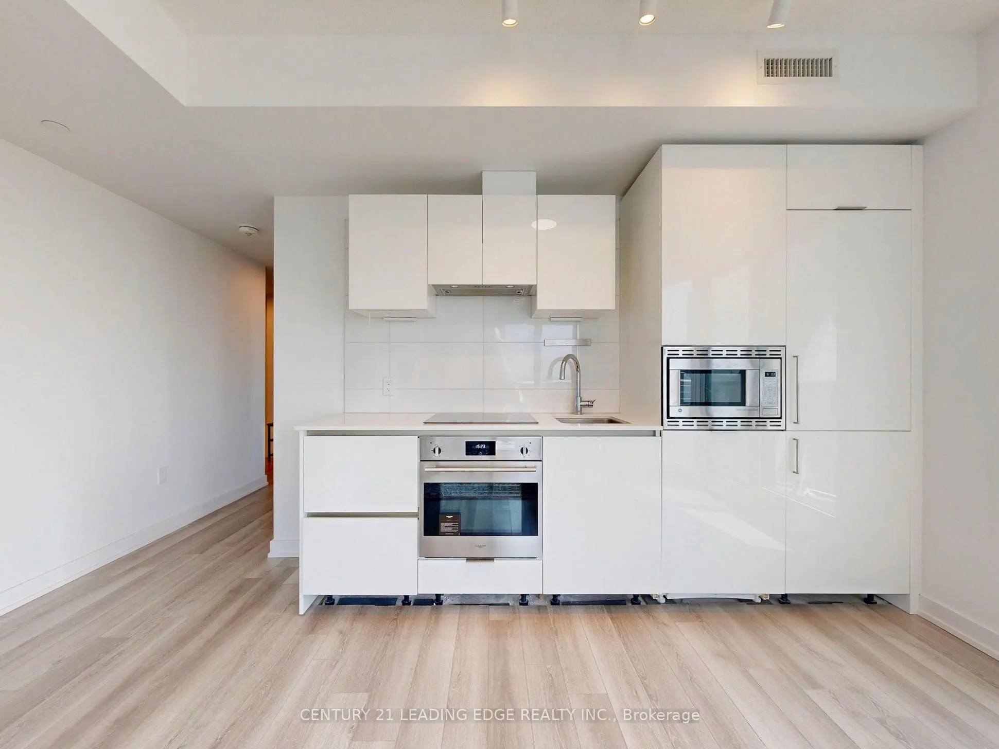 230 Simcoe Street, #3019
