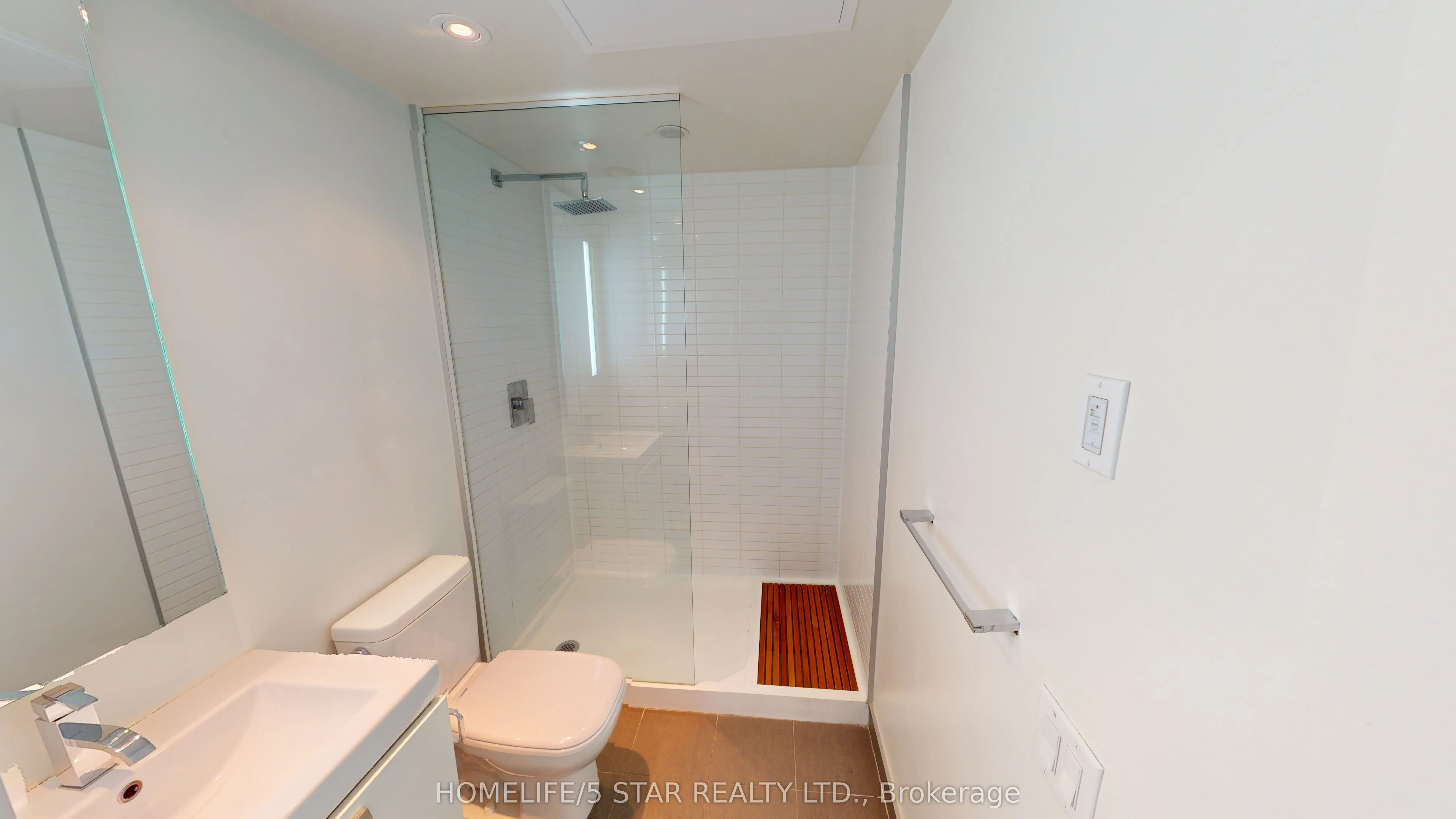 629 KING Street W, #925
