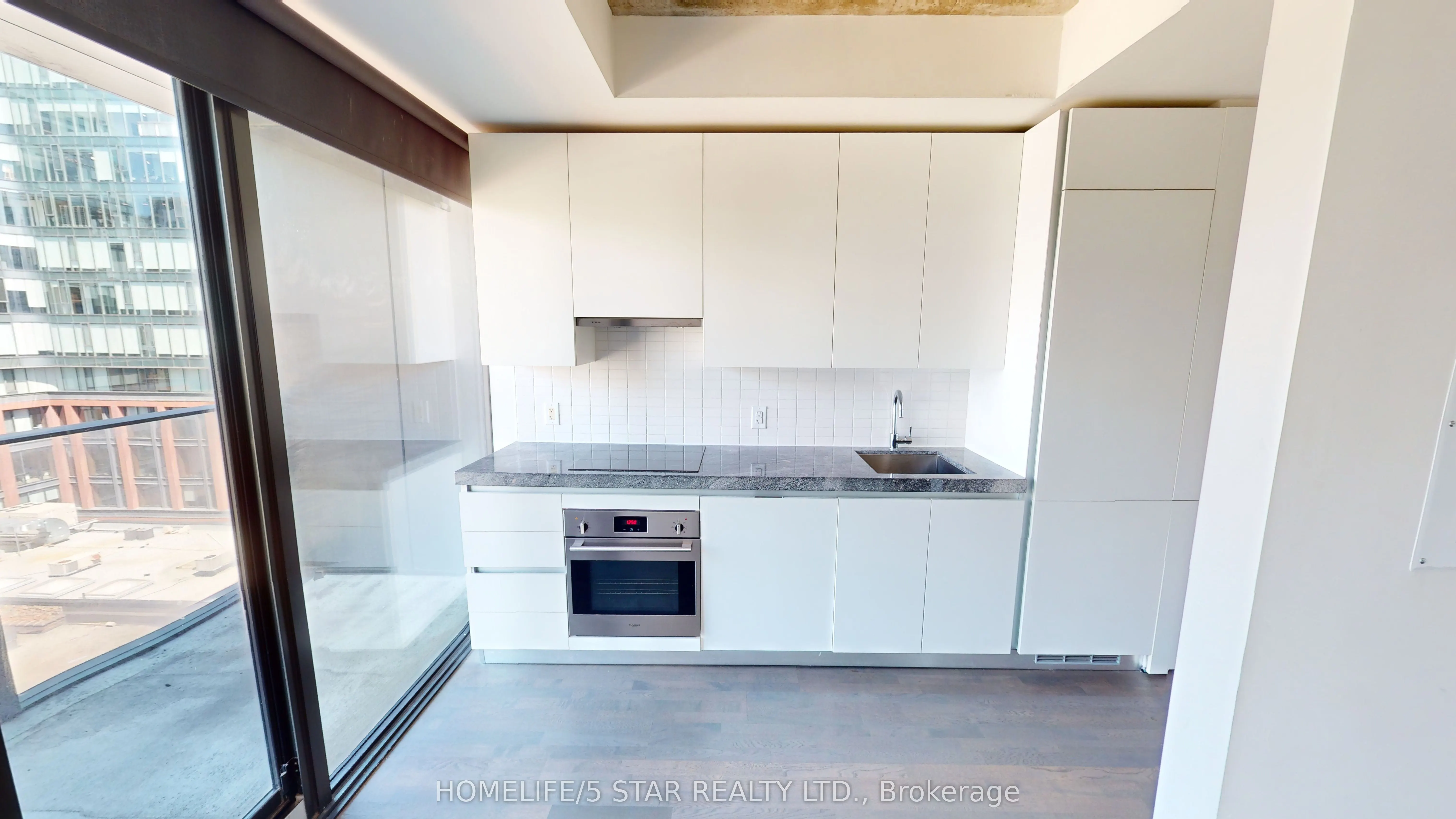 629 KING Street W, #925