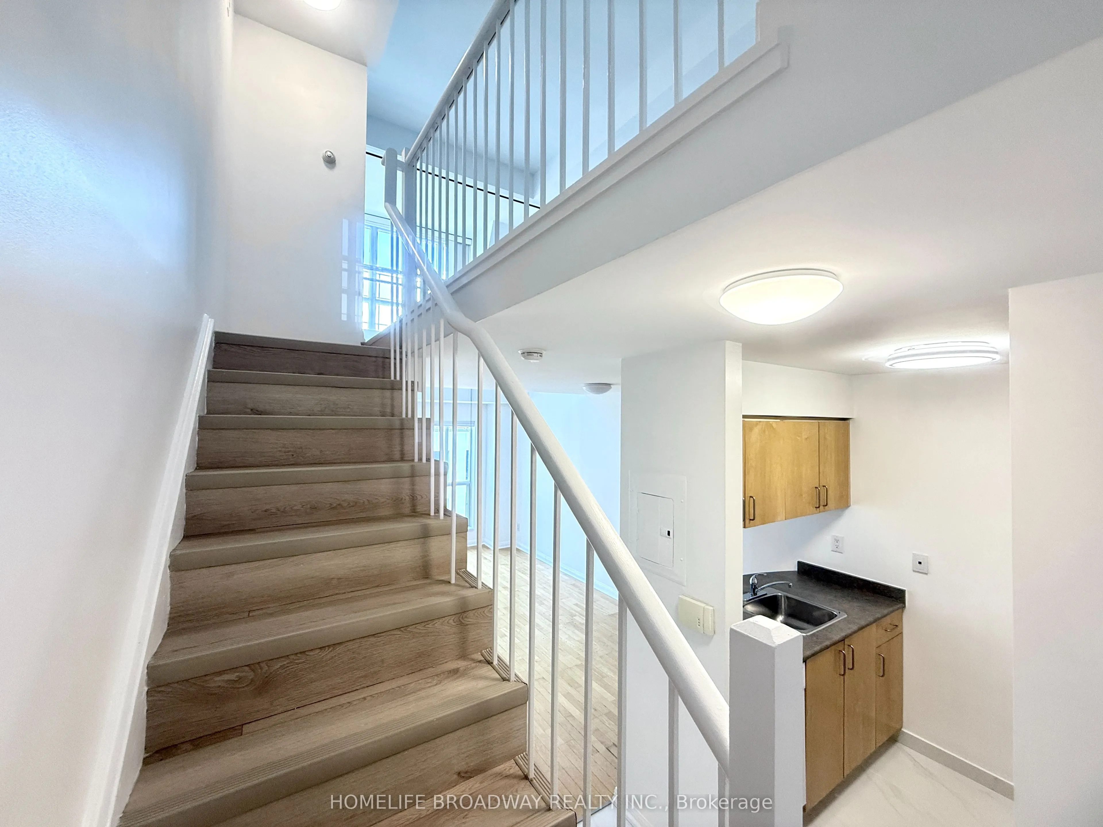 119 Merton Street, #403