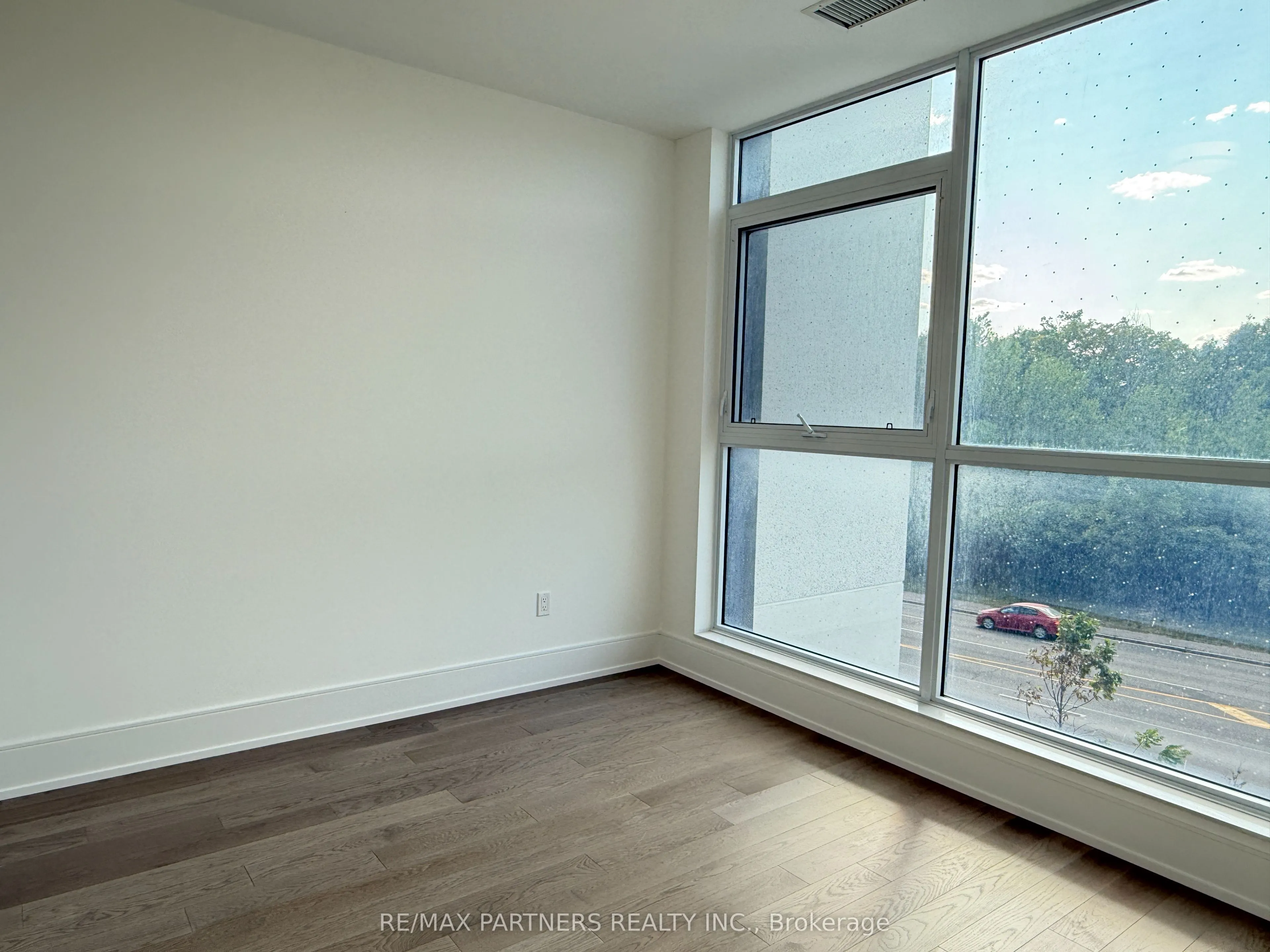 10 Inn on the Park Drive, #104