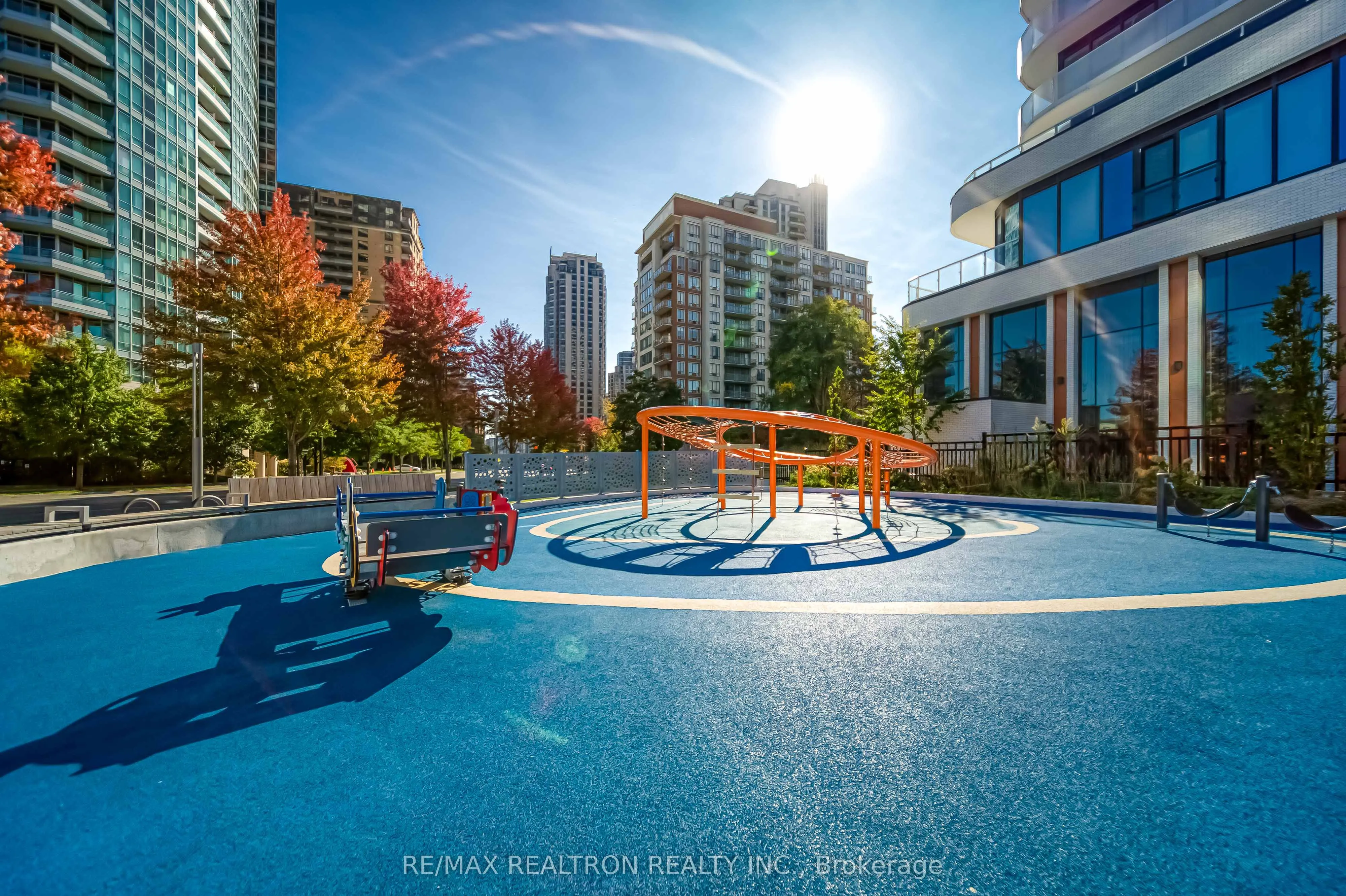 15 Holmes Avenue, #908