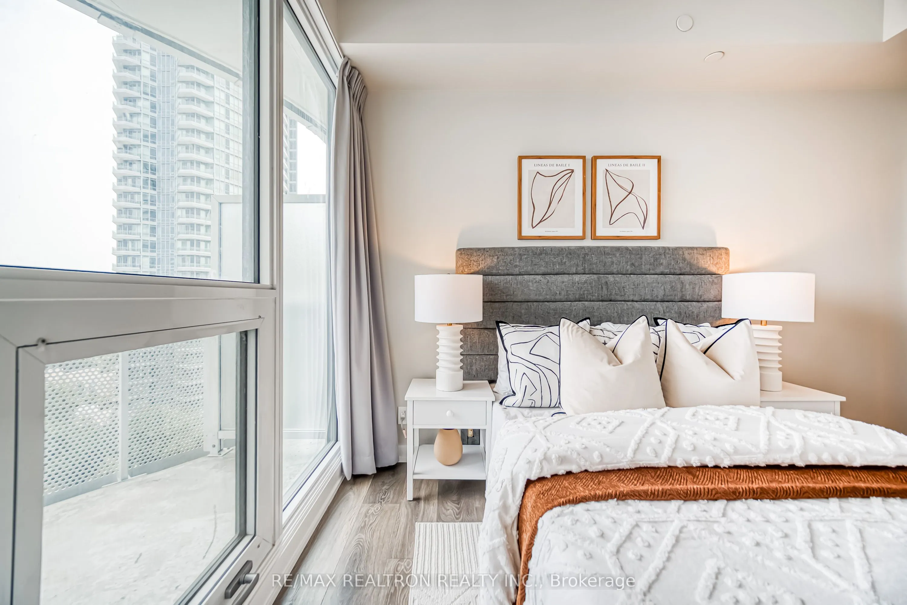 15 Holmes Avenue, #908