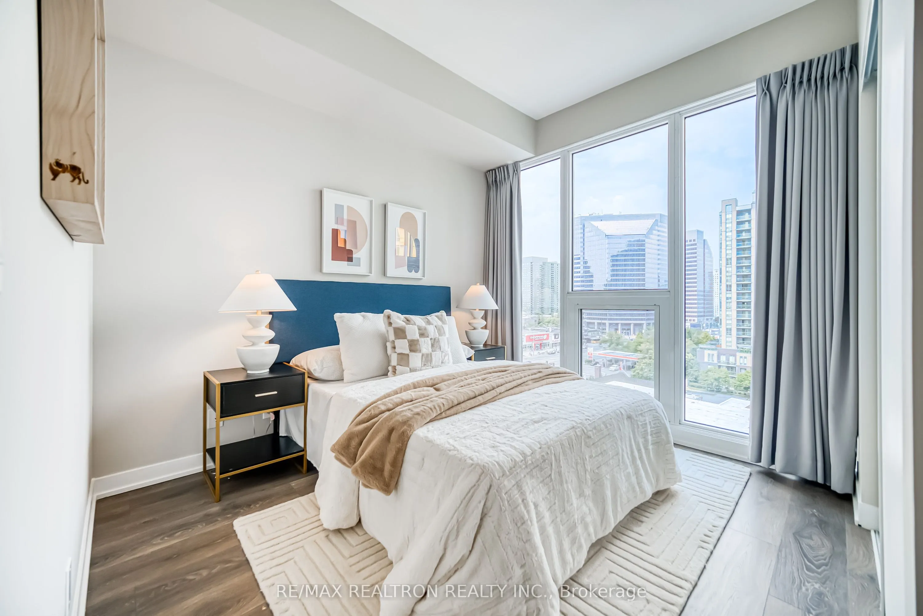 15 Holmes Avenue, #908
