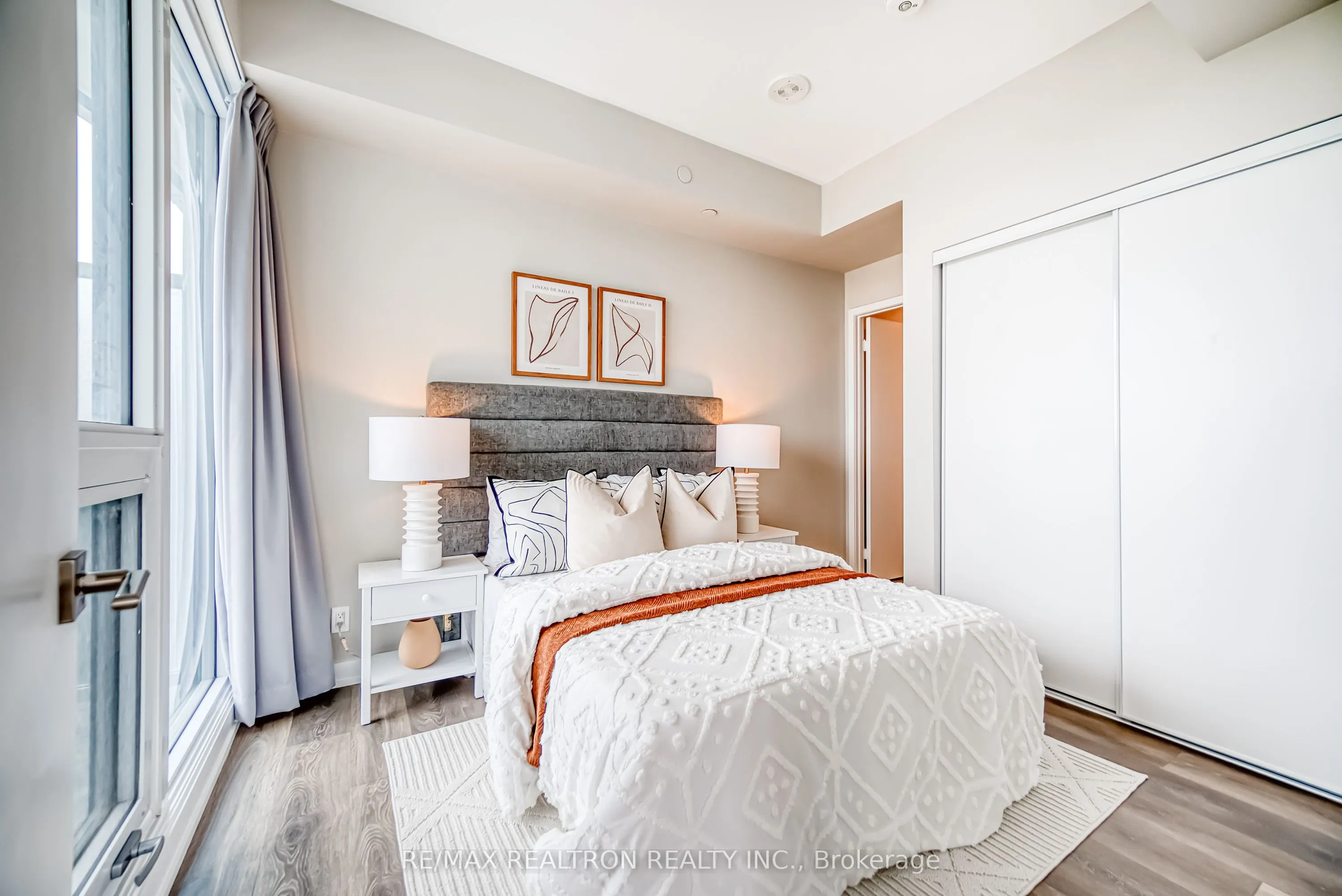 15 Holmes Avenue, #908
