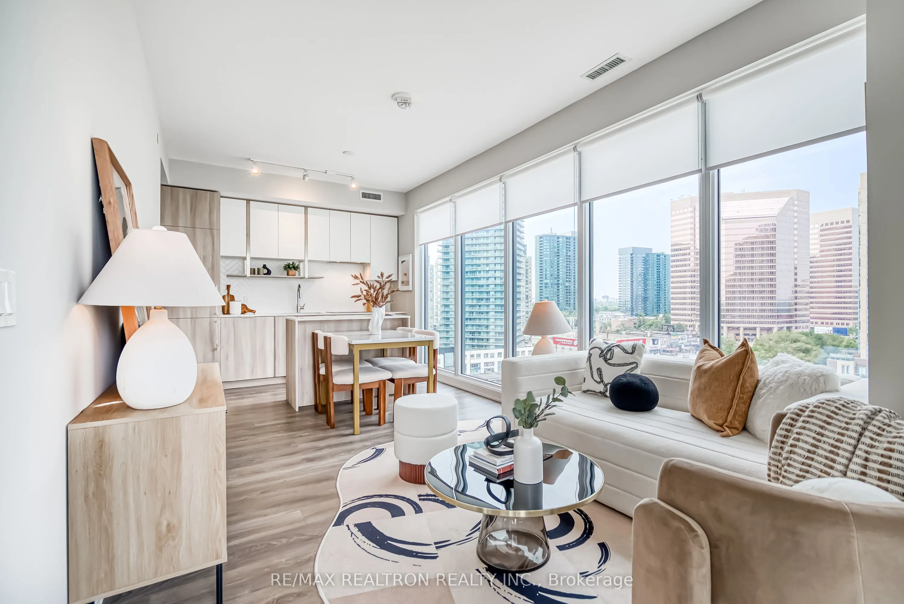 15 Holmes Avenue, #908