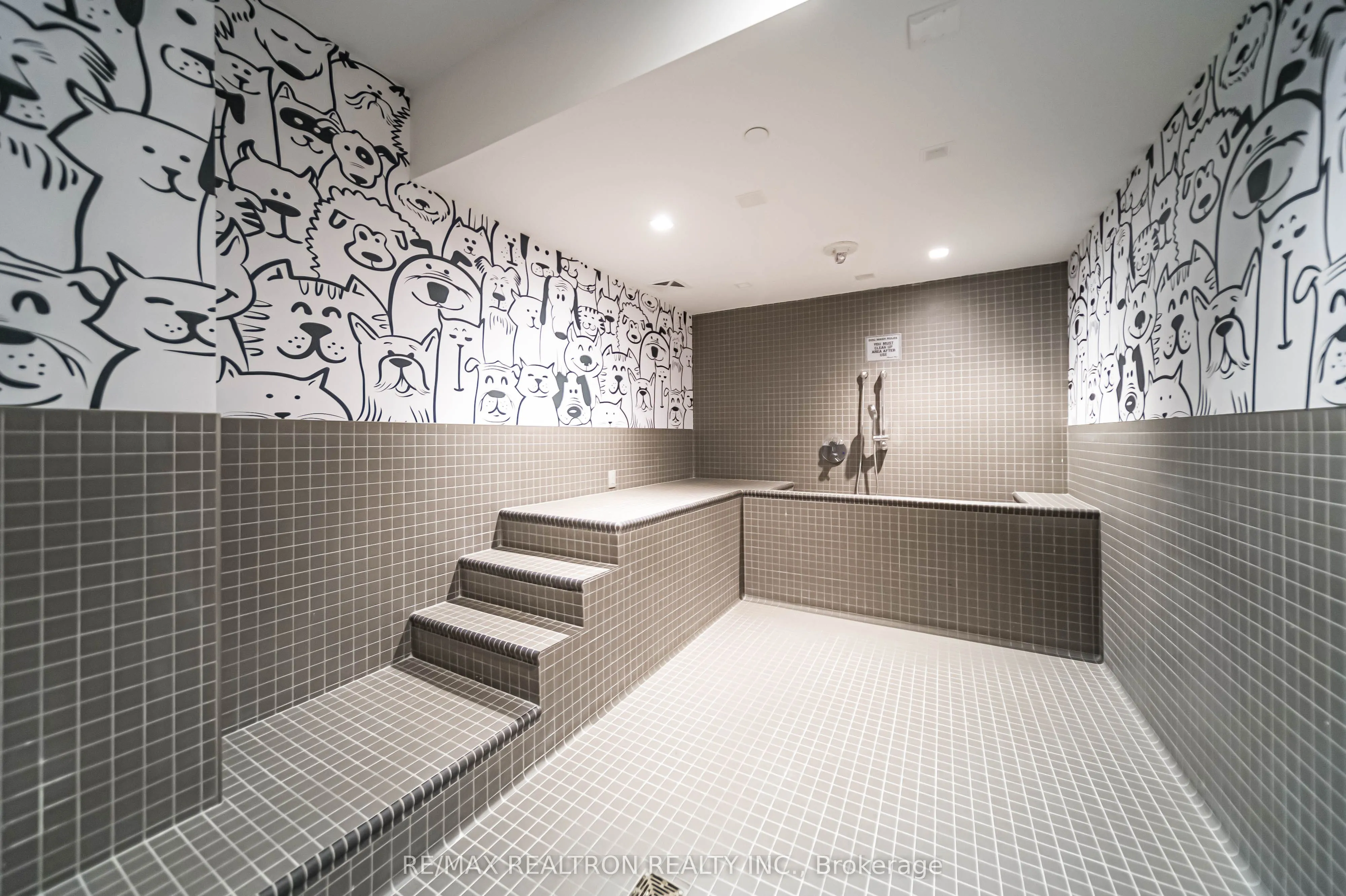 15 Holmes Avenue, #908