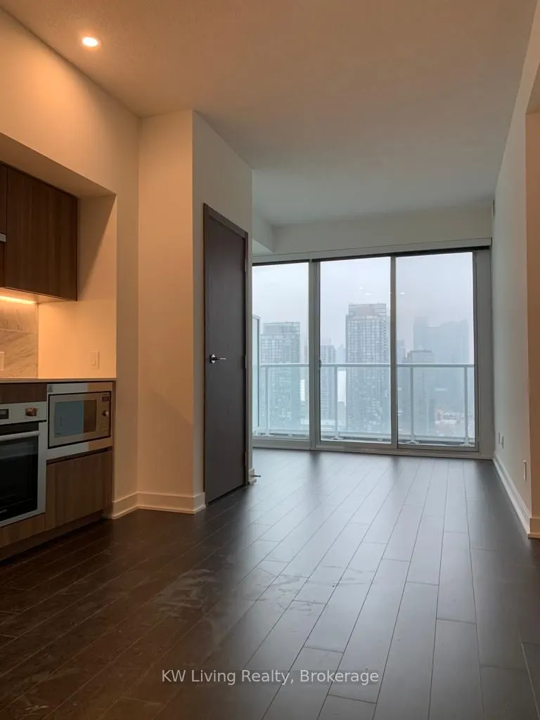 17 Bathurst Street, #3512