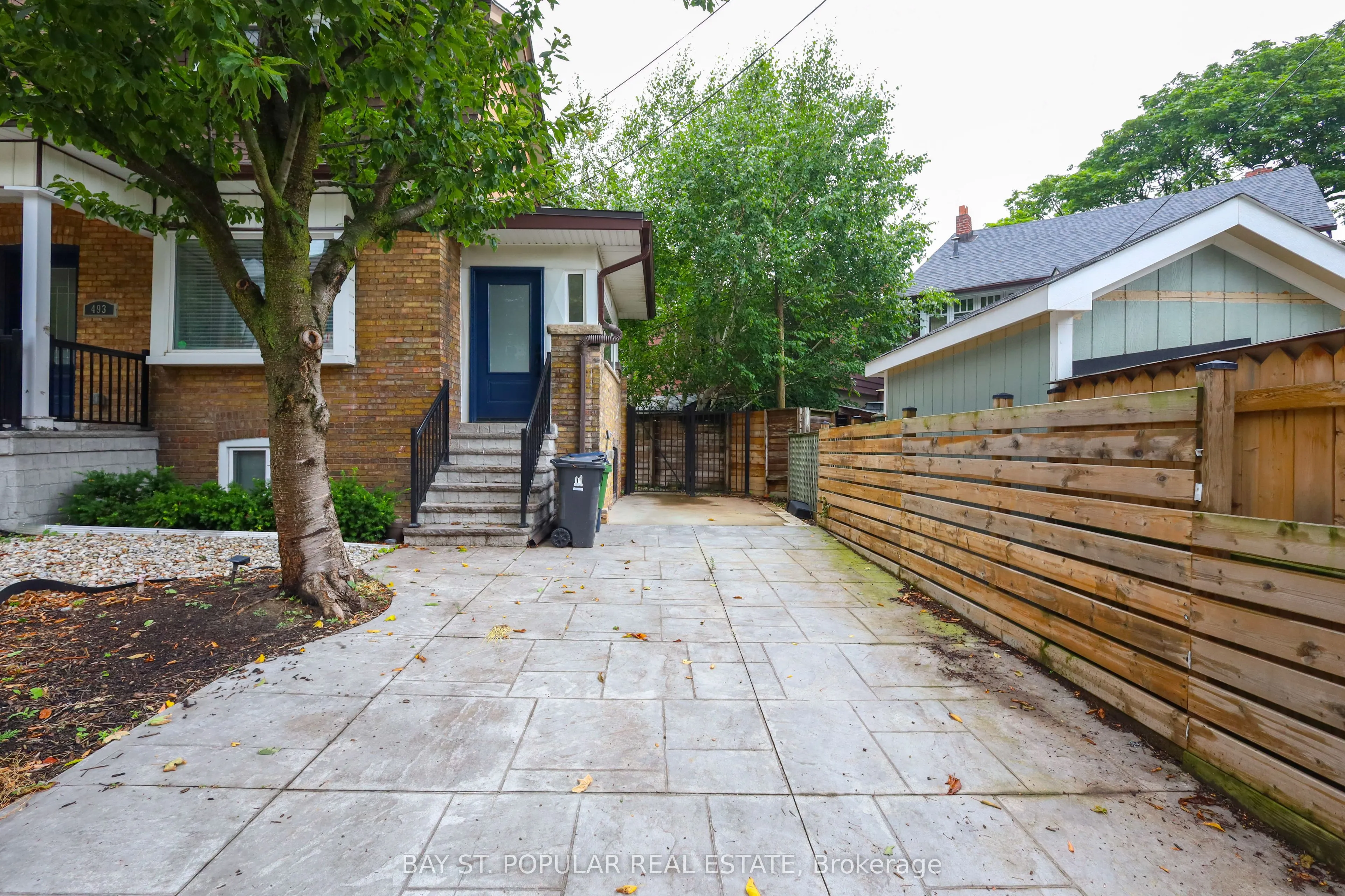 493 Crawford Street